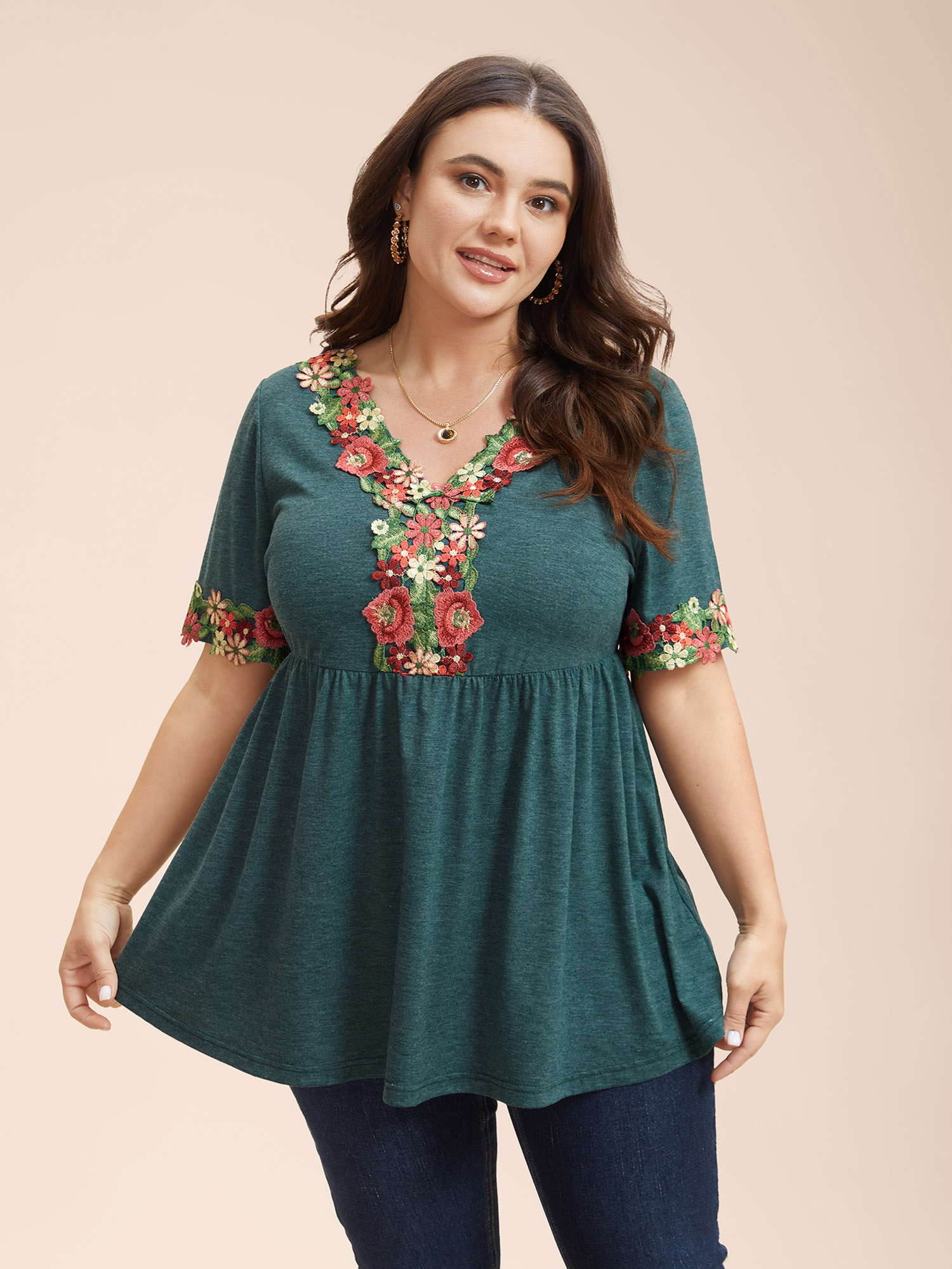 

Plus Size Floral Neckline Stretchy Pleated Top DarkGreen V-neck Short sleeve Casual Jersey Tops