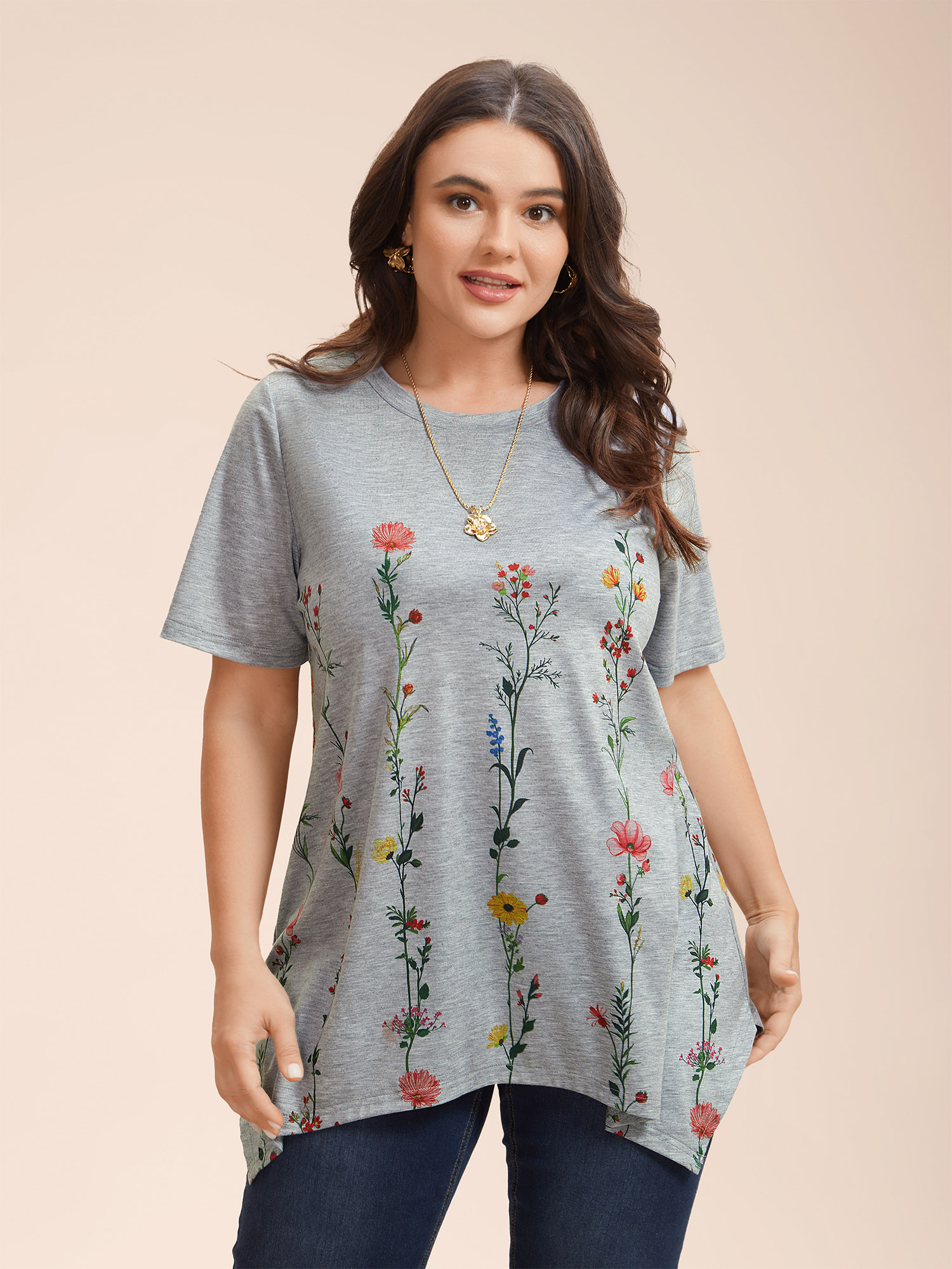 

Plus Size Stretchy Hi-Low Hem Floral T-Shirt LightGray Women Elegant Asymmetrical Natural Flowers Round Neck Loose Everyday T-shirts BloomChic