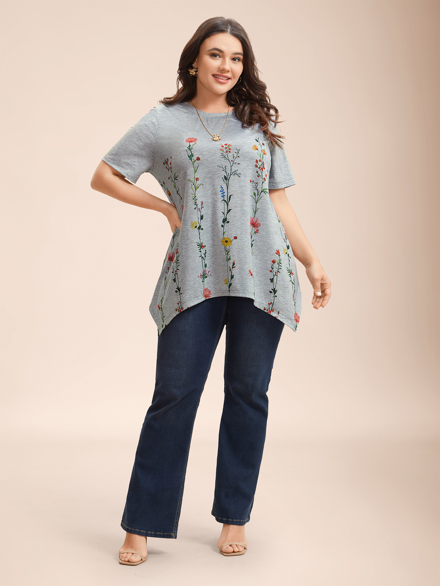 

Plus Size Stretchy Hi-Low Hem Floral T-Shirt LightGray Women Elegant Asymmetrical Natural Flowers Round Neck Loose Everyday T-shirts BloomChic