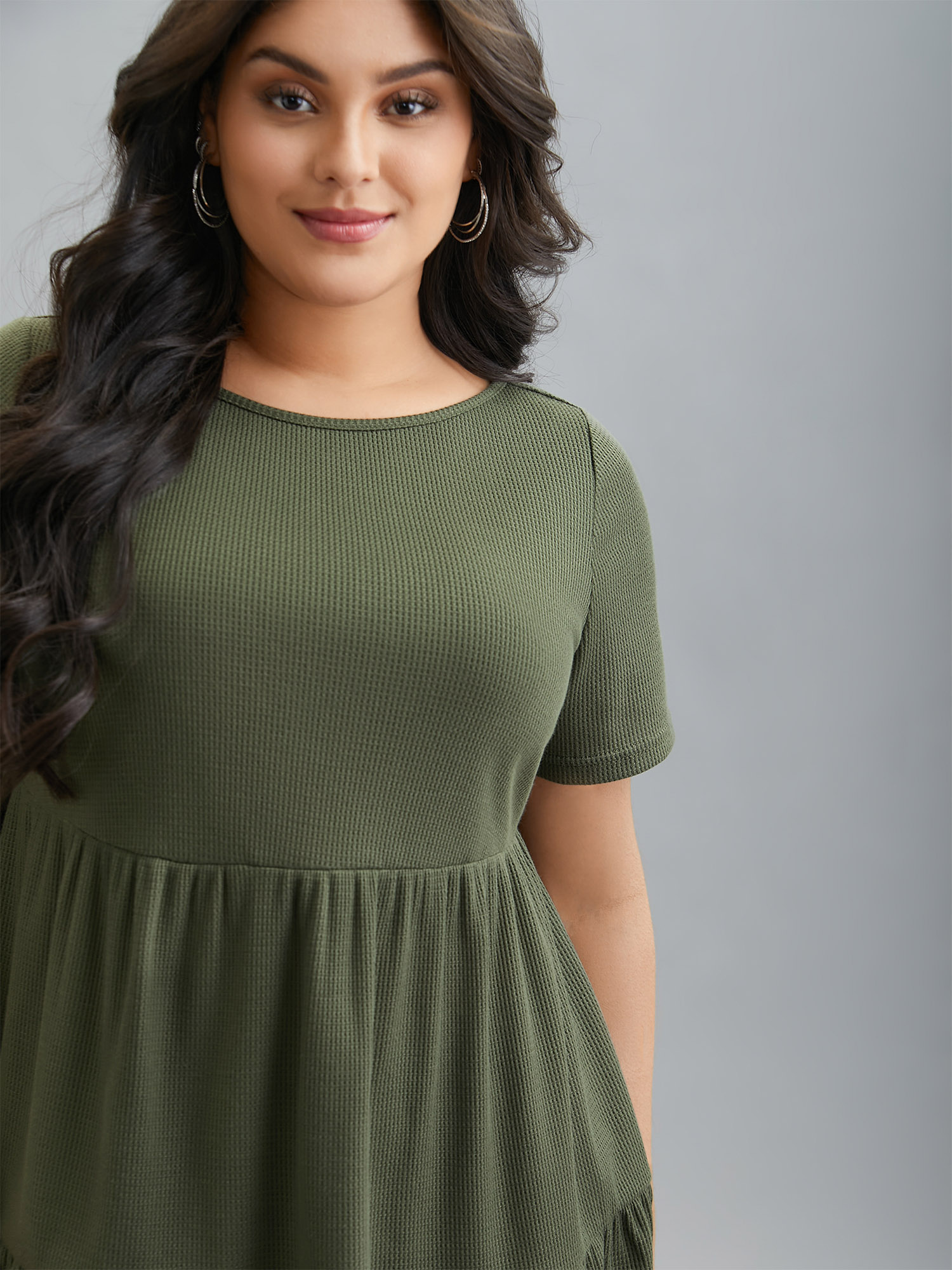 

Plus Size Textured Tiered Stretchy Round Neck Top ArmyGreen Round Neck Extra Long Sleeve Casual Jersey Tops