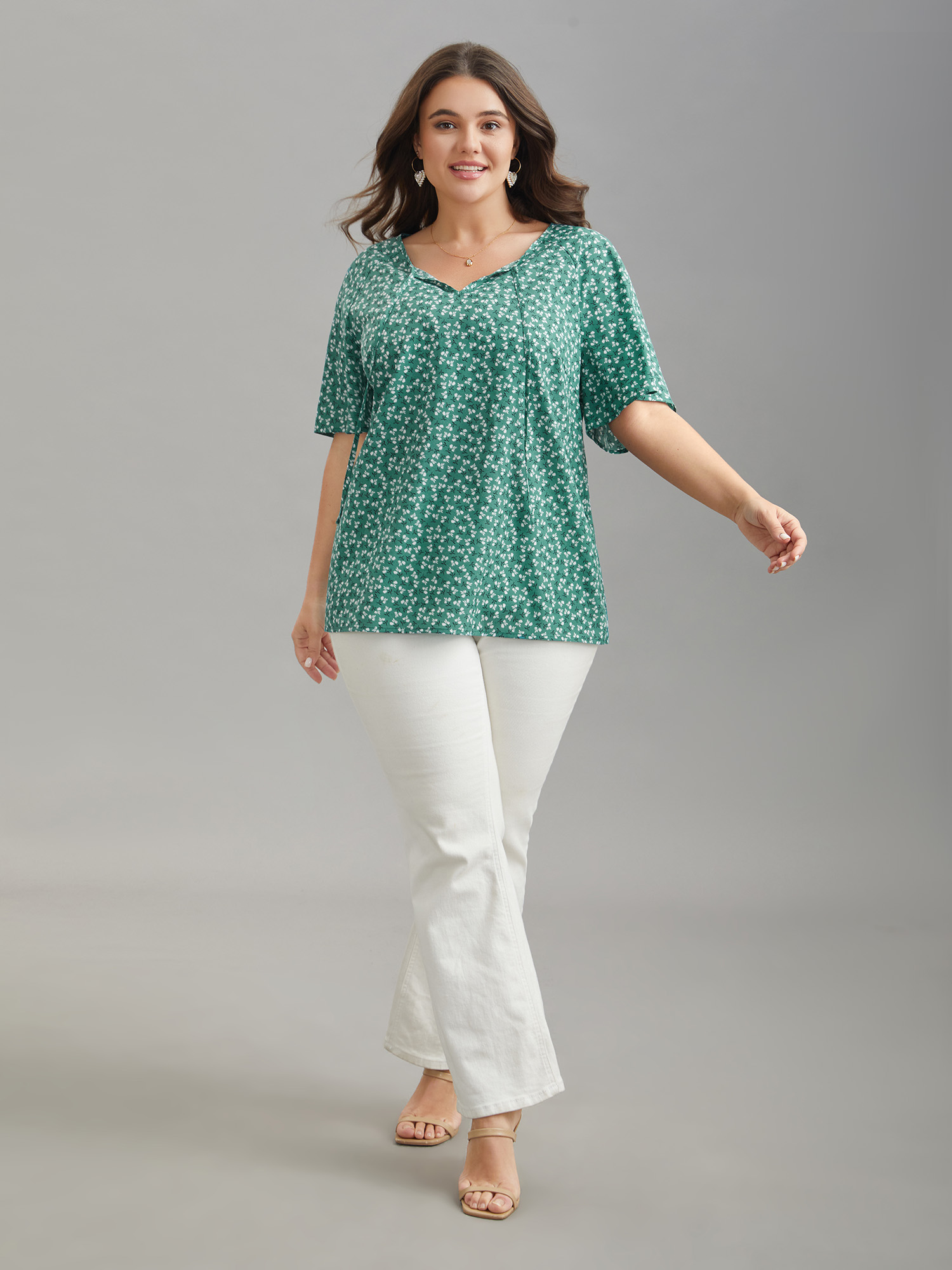 Plus Size Emerald Ditsy Floral Print Half Sleeve Shirt Women Elegant Short sleeve Ribbon-tied collar Everyday Blouses BloomChic 12/L 