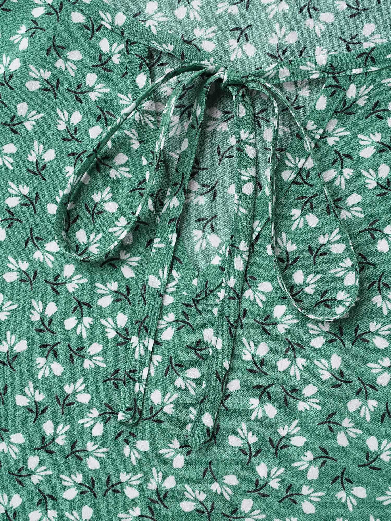 Plus Size Emerald Ditsy Floral Print Half Sleeve Shirt Women Elegant Short sleeve Ribbon-tied collar Everyday Blouses BloomChic 12/L 