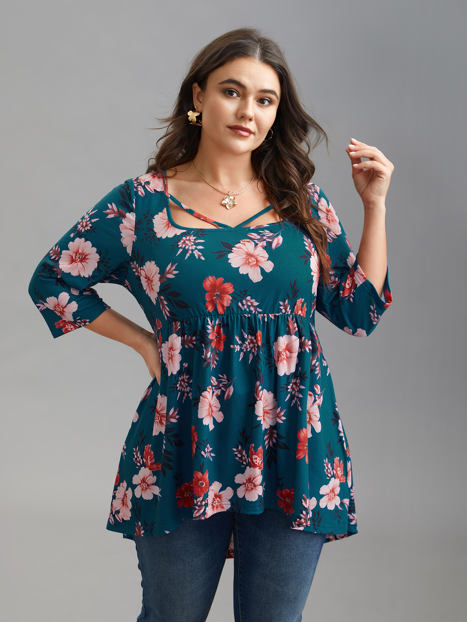 

Plus Size Floral Print Neck Cut-Out Babydoll Top Multicolor Women Elegant Gathered Natural Flowers Square Neck Bodycon Everyday T-shirts BloomChic