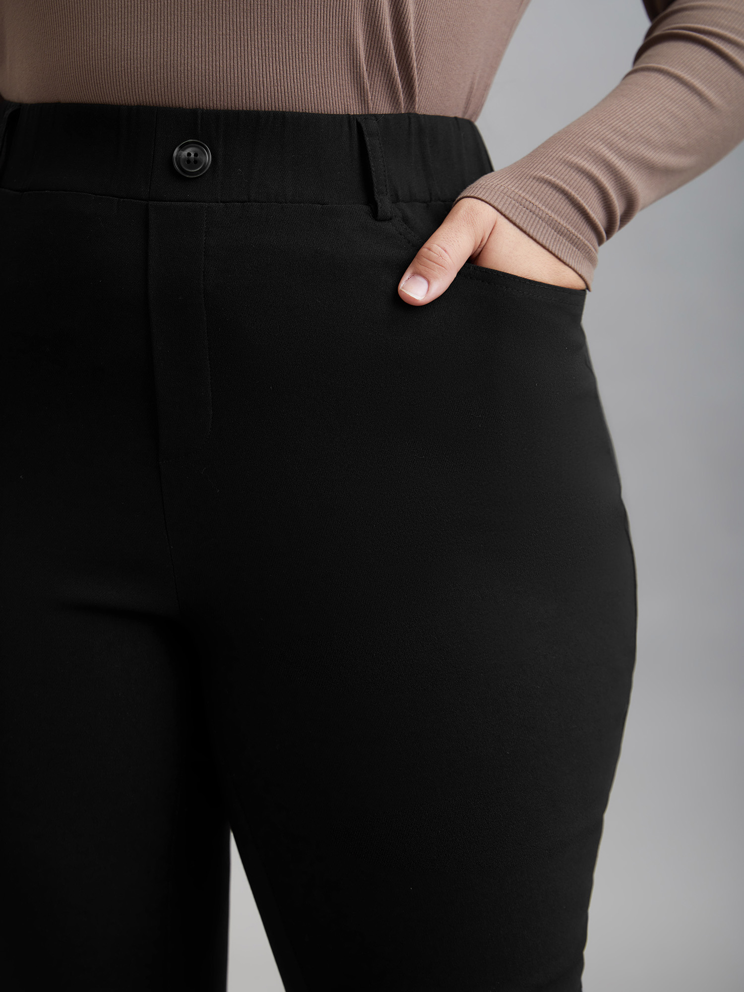 Plus Size No-Waist Gap Decorative Placket Skinny Pants Women Black Elegant Skinny Mid Rise Everyday Pants BloomChic 30/6X 