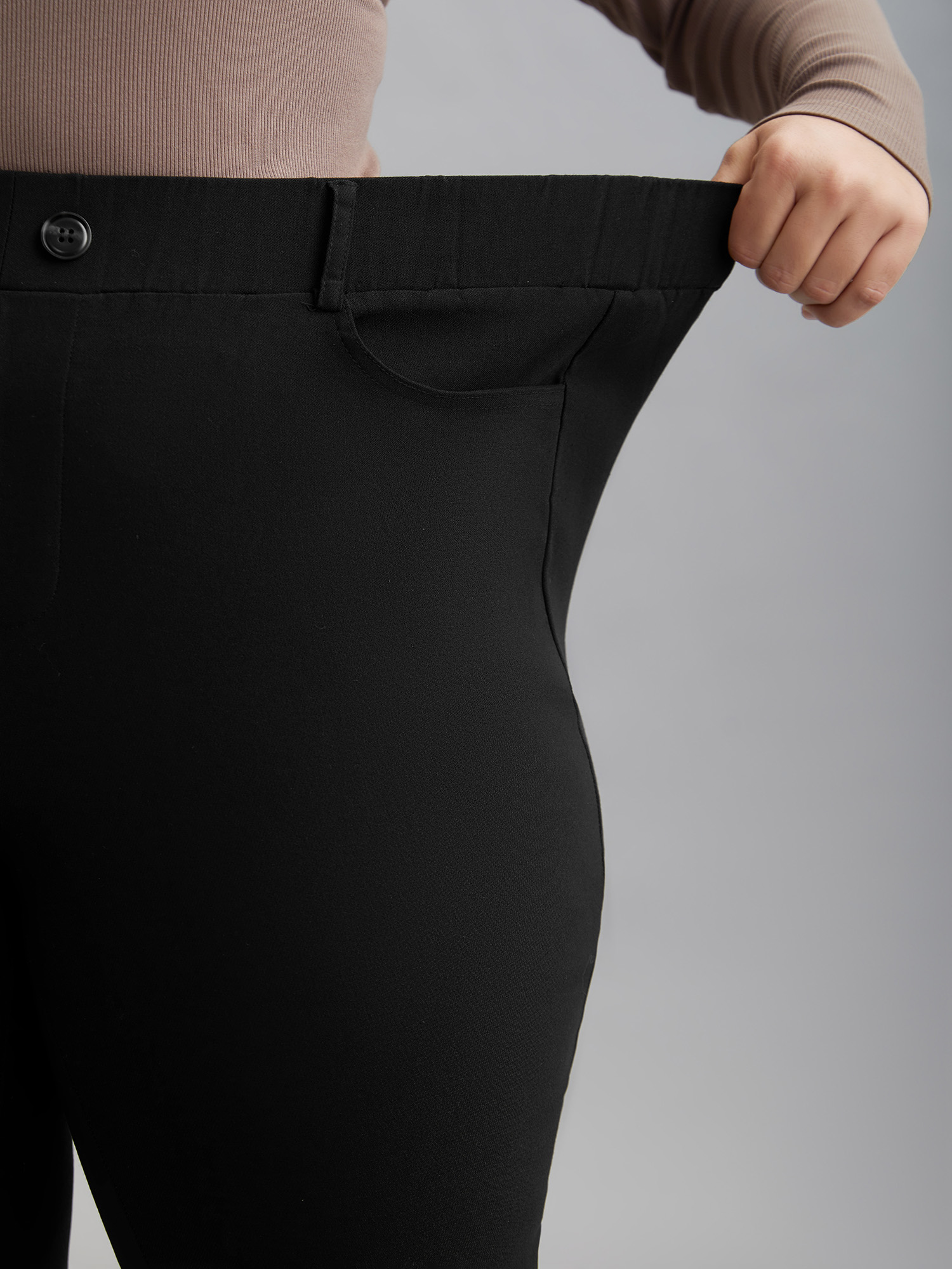 Plus Size No-Waist Gap Decorative Placket Skinny Pants Women Black Elegant Skinny Mid Rise Everyday Pants BloomChic 30/6X 