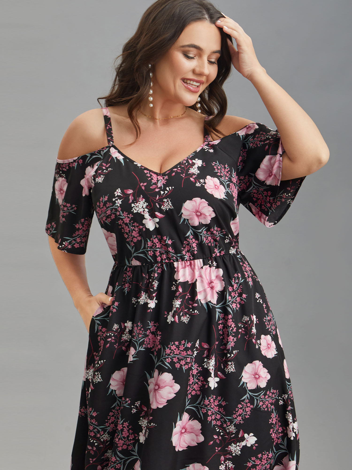 

Plus Size Floral Print Cold-Shoulder Pockets Midi Dress Black Women Elegant Non Heart neckline Short sleeve Curvy BloomChic