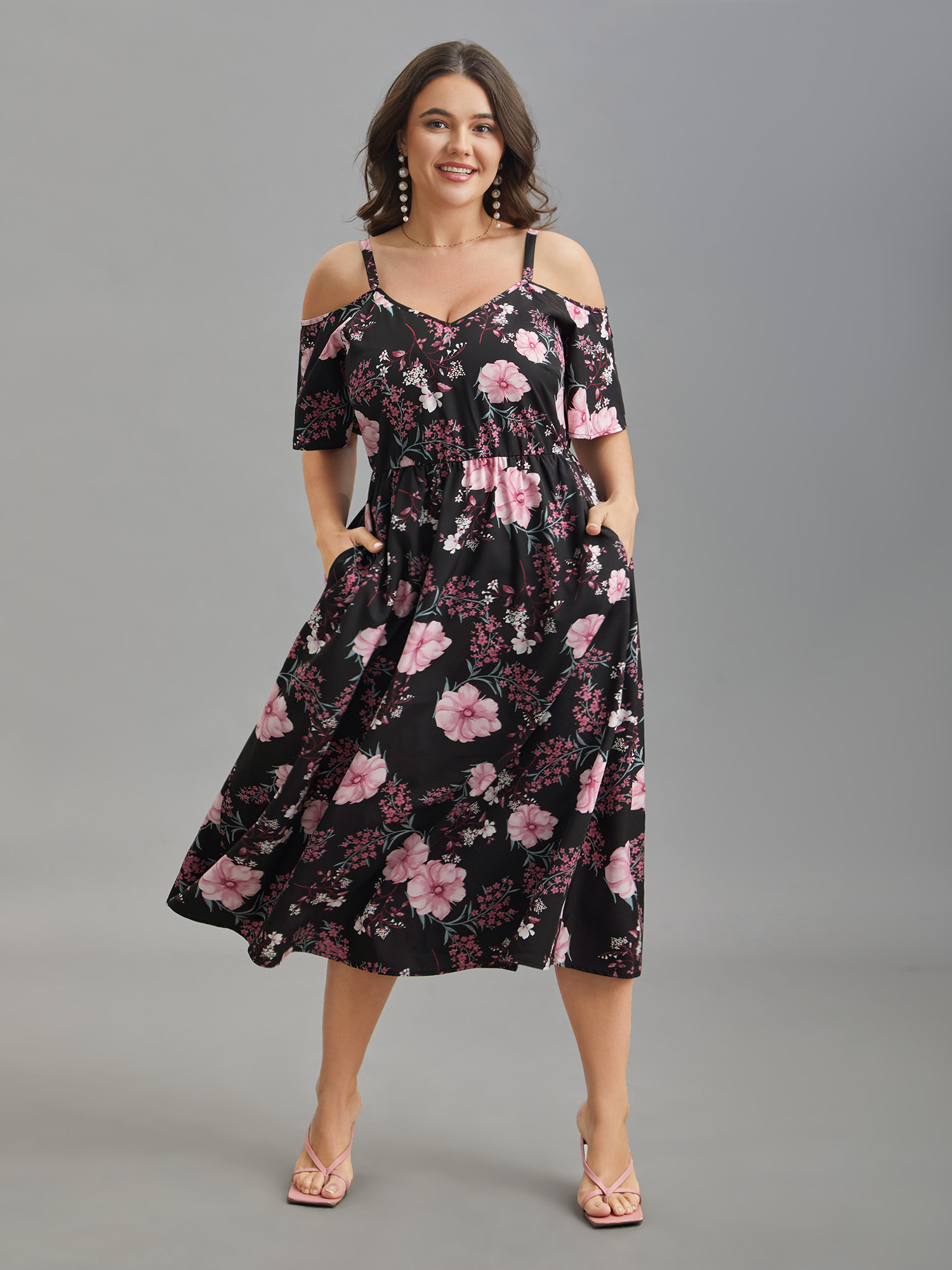 Plus Size Floral Print Cold-Shoulder Pockets Midi Dress Black Women Elegant Non Heart neckline Short sleeve Curvy BloomChic 22-24/3X 