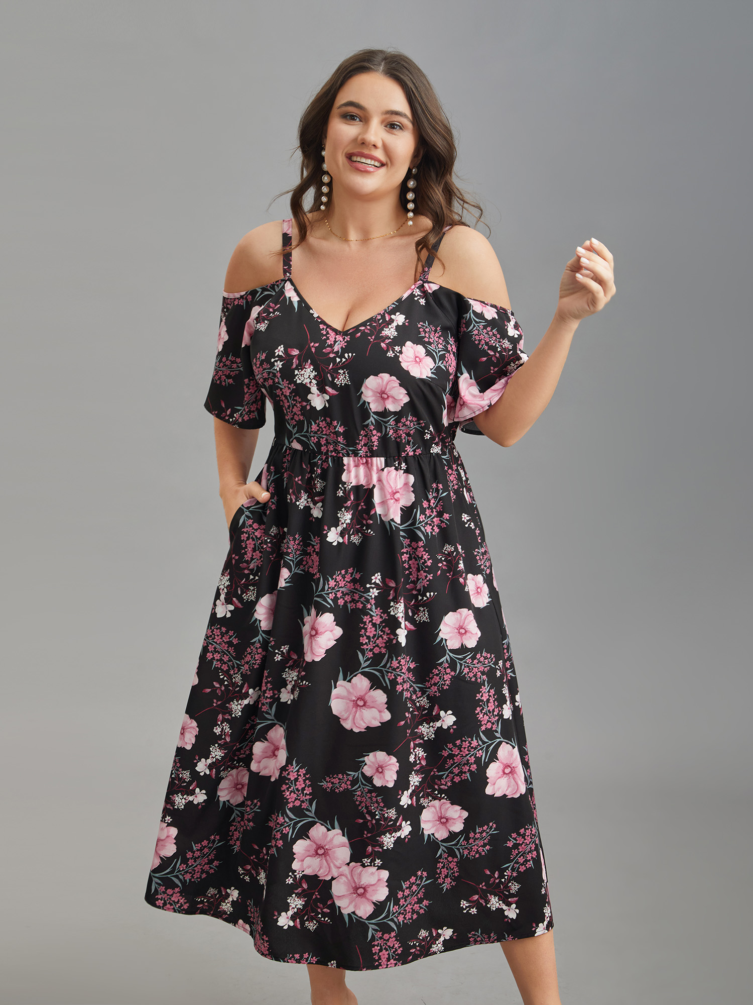 Plus Size Floral Print Cold-Shoulder Pockets Midi Dress Black Women Elegant Non Heart neckline Short sleeve Curvy BloomChic 22-24/3X 