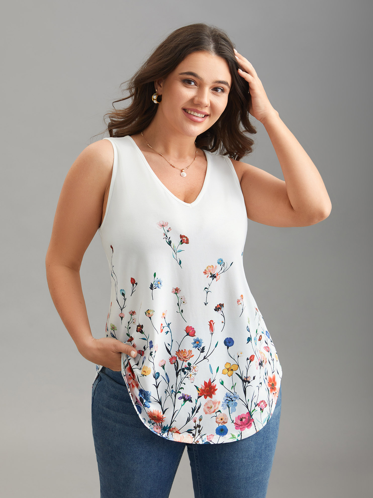 

Plus Size Blooming Flowers Print Stretchy Vest Women WhiteSmoke Elegant Non V-neck Everyday Tank Tops Camis BloomChic