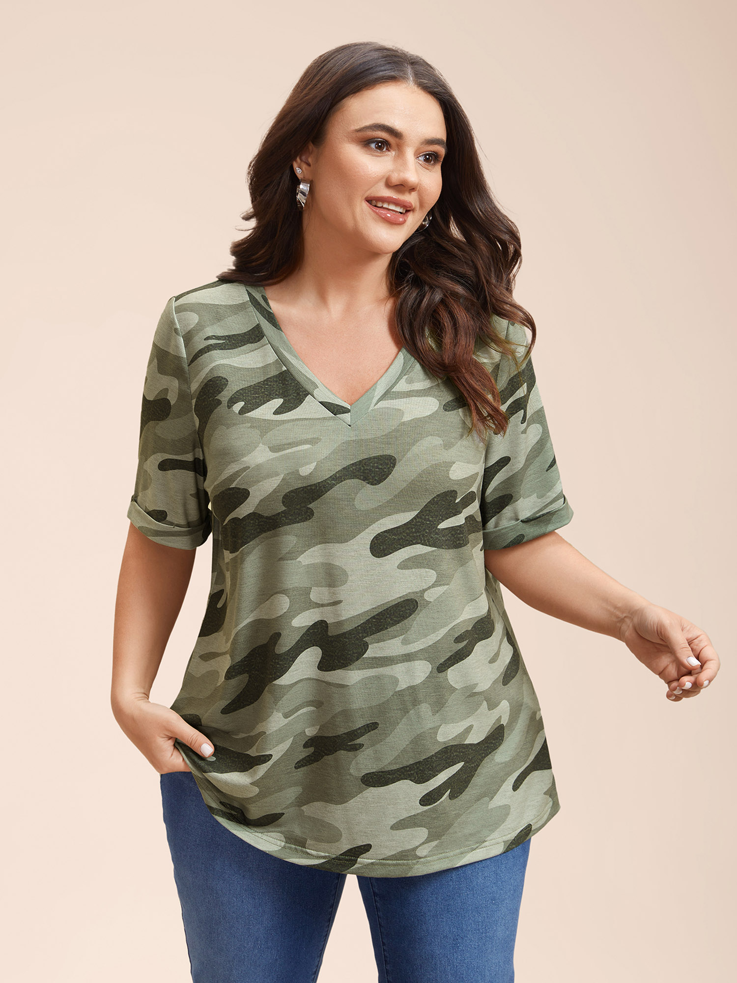 

Plus Size Camouflage Print V-Neck Curvy T-Shirt Multicolor Women Elegant Roll Hem V-neck Everyday T-shirts BloomChic