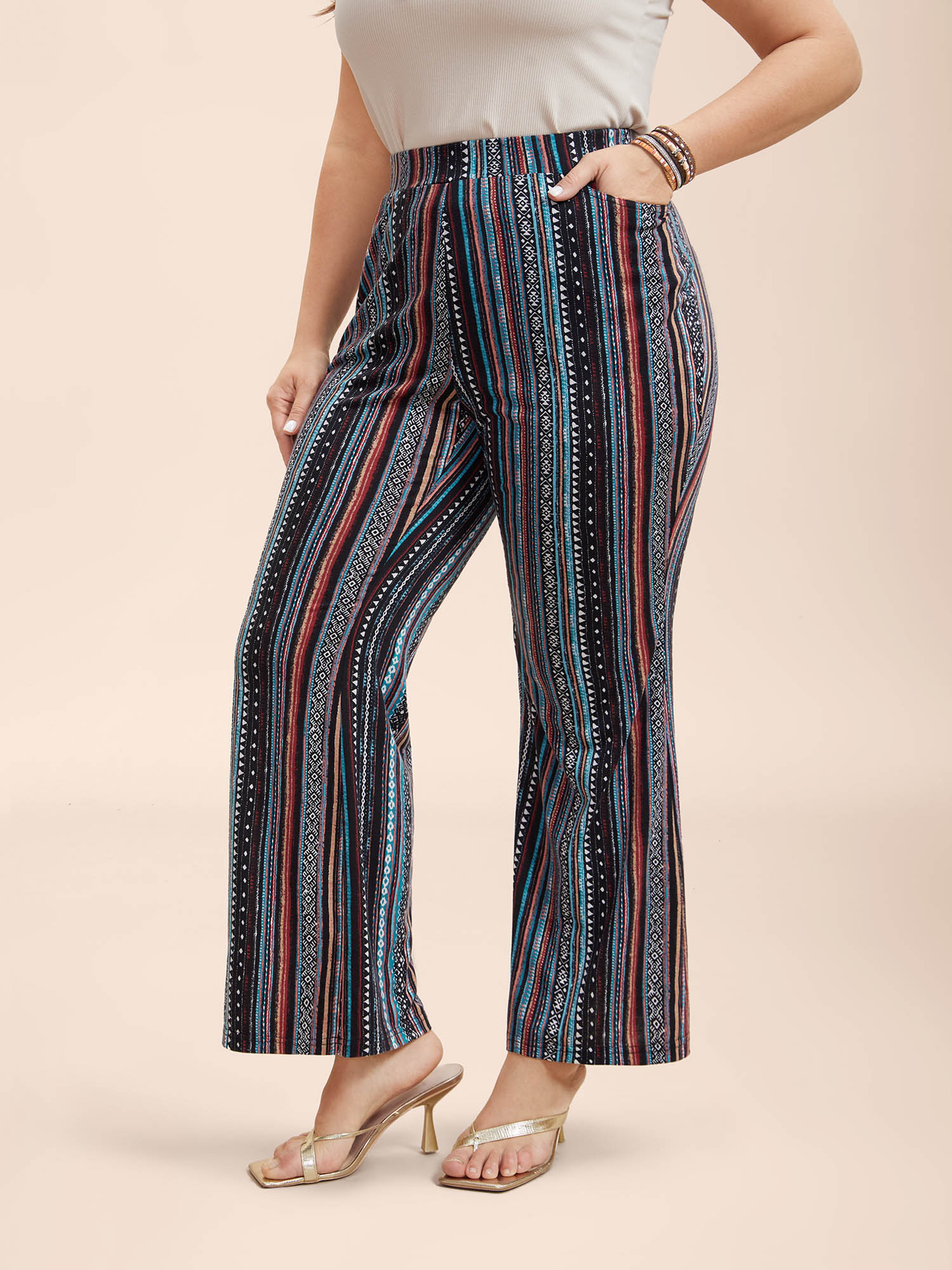 Plus Size Floral Pattern Midi-Rise Bootcut Legging Women Multicolor Resort Medium stretch Bootcut Mid Rise Vacation Leggings BloomChic 18-20/2X 
