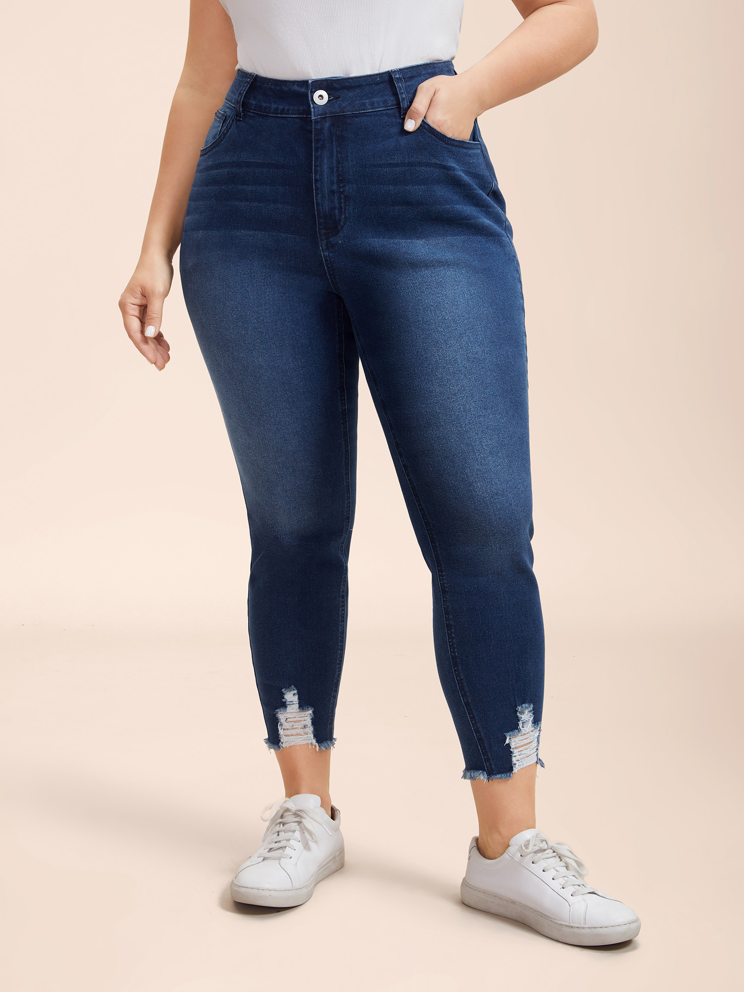 Plus Size Mid-Rise Whiskered Slim-Fit Jeans Women Bluevintage Casual High stretch Slanted pocket Jeans BloomChic 24/3X 