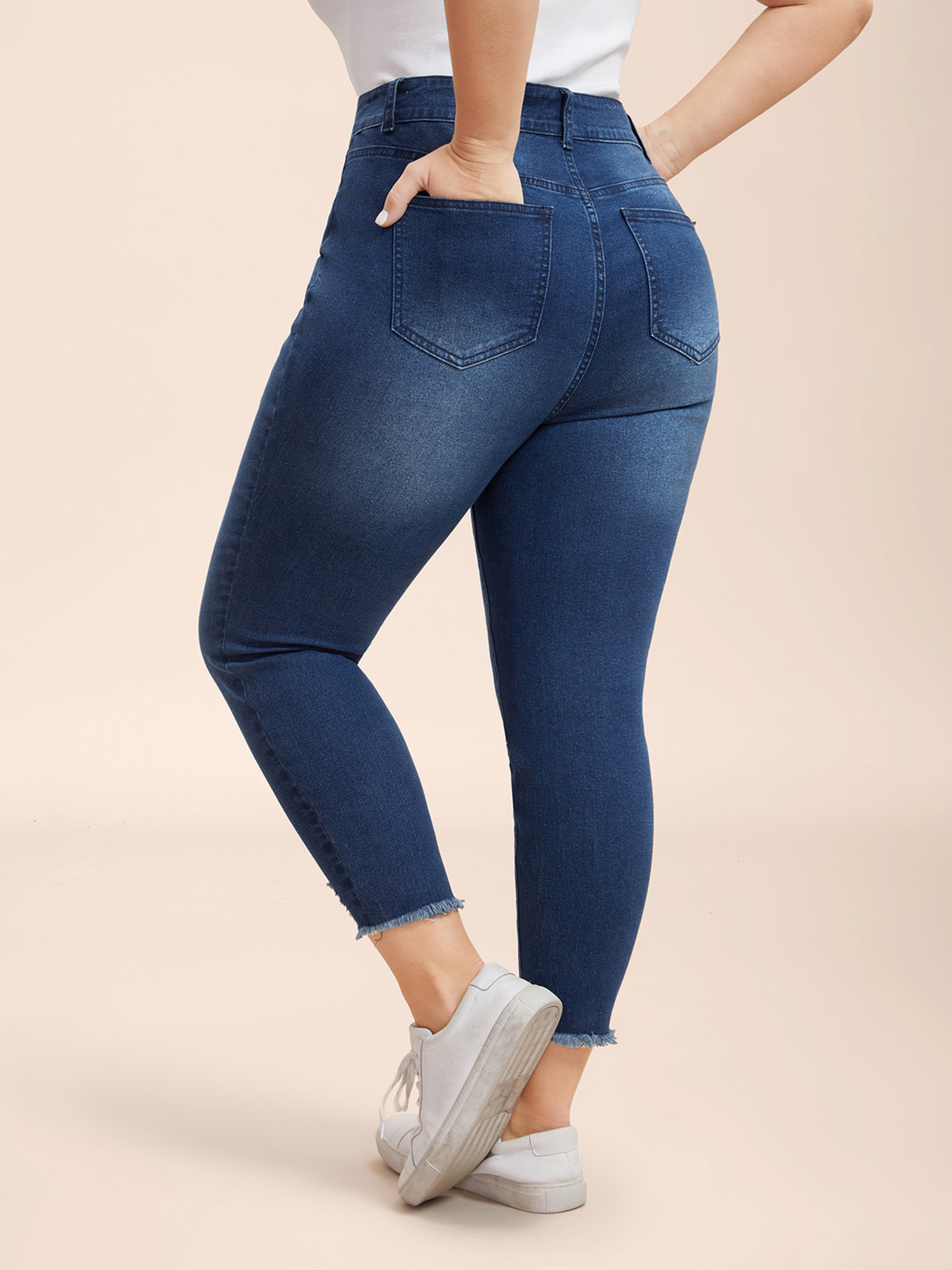 Plus Size Mid-Rise Whiskered Slim-Fit Jeans Women Bluevintage Casual High stretch Slanted pocket Jeans BloomChic 24/3X 