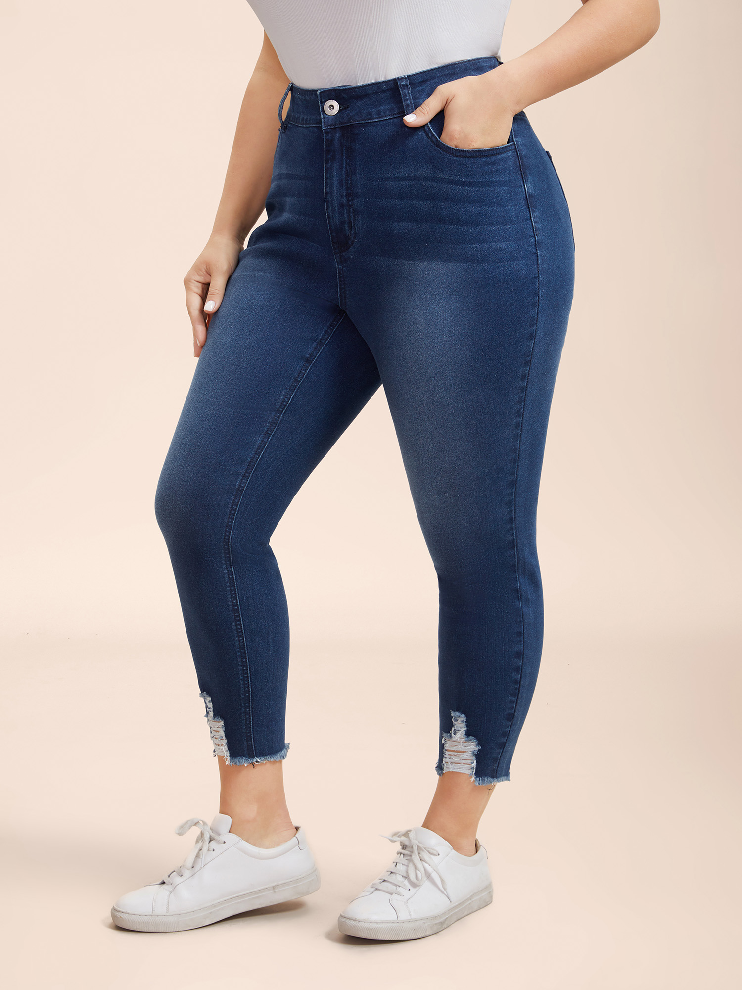 Plus Size Mid-Rise Whiskered Slim-Fit Jeans Women Bluevintage Casual High stretch Slanted pocket Jeans BloomChic 24/3X 