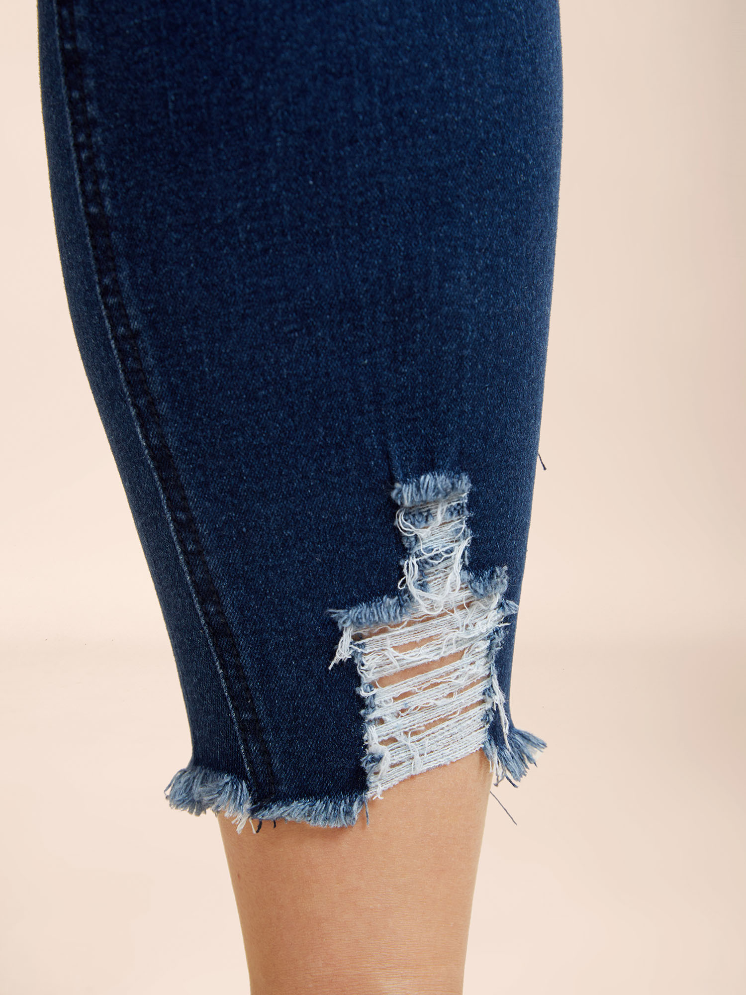 Plus Size Mid-Rise Whiskered Slim-Fit Jeans Women Bluevintage Casual High stretch Slanted pocket Jeans BloomChic 24/3X 