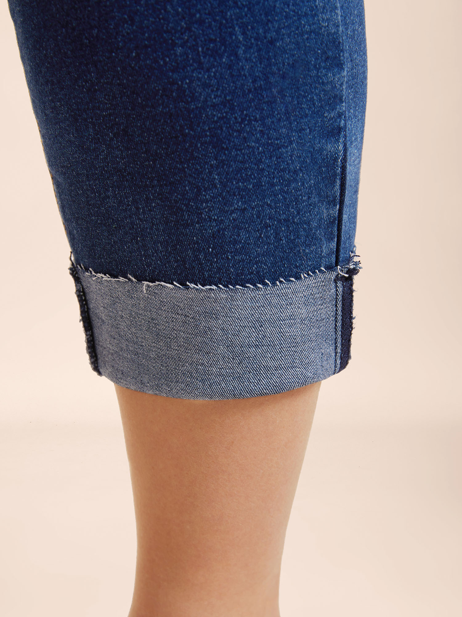 Plus Size Whiskered Rolled Hem Slim-Fit Jeans Women Bluevintage Casual Medium stretch Slanted pocket Jeans BloomChic 22/3X 