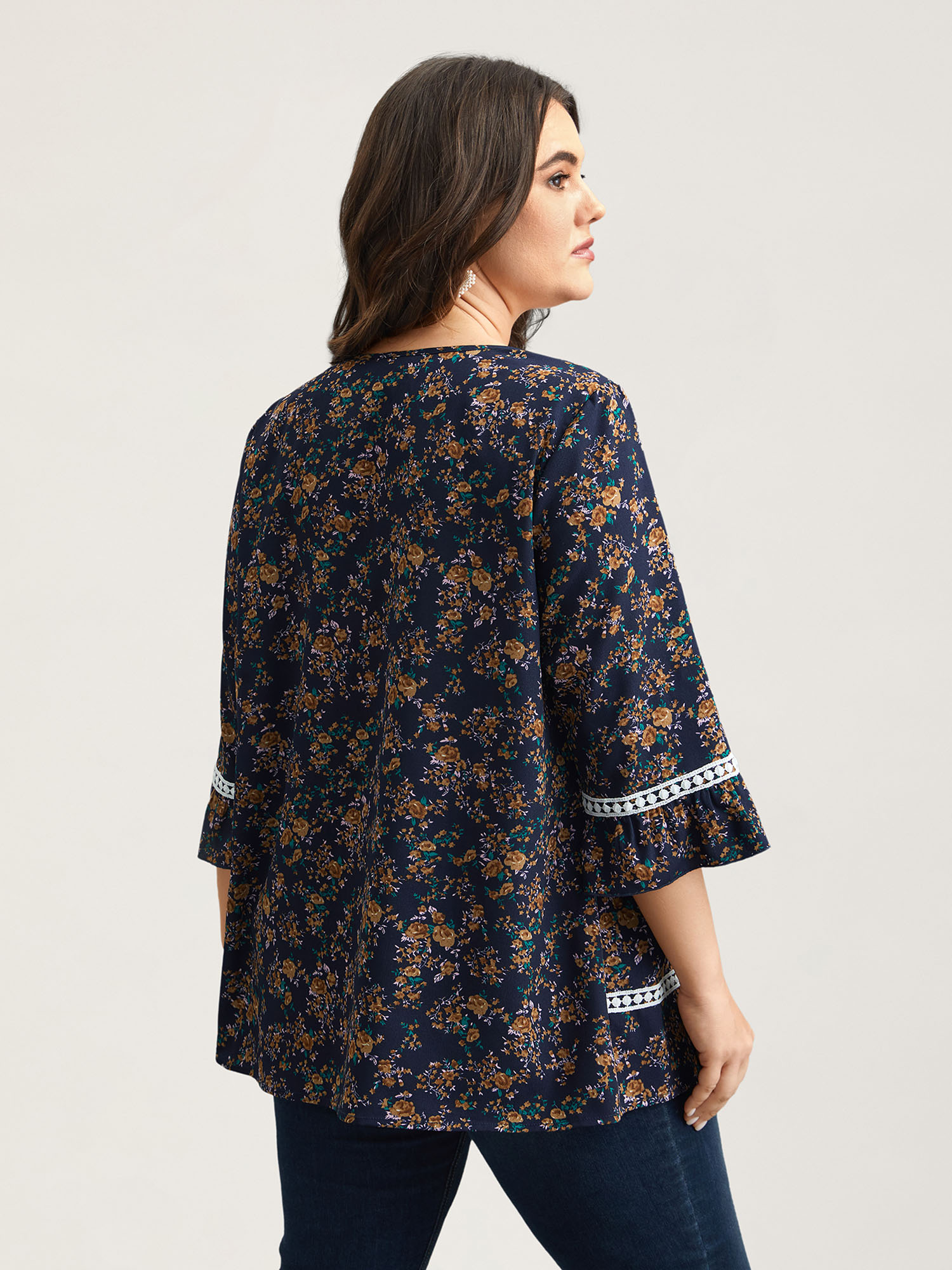 

Plus Size Indigo Floral Print Lace Paneled Gathered Shirt Women Elegant Elbow-length sleeve Round Neck Everyday Blouses BloomChic