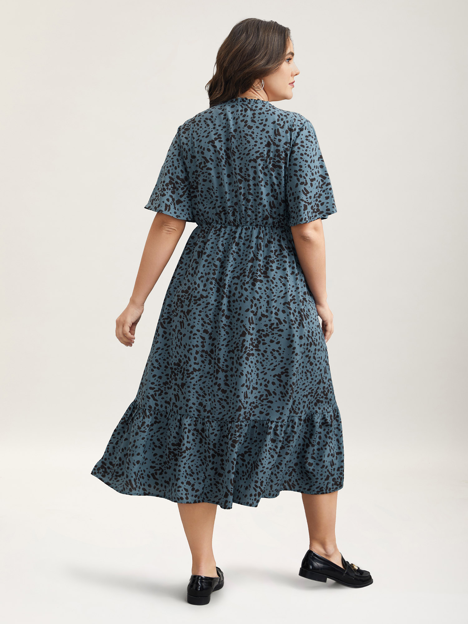 Plus Size Animal Print Tied Tiered Midi Dress Stone Women Casual Tie knot Notched collar Short sleeve Curvy BloomChic 22-24/3X 