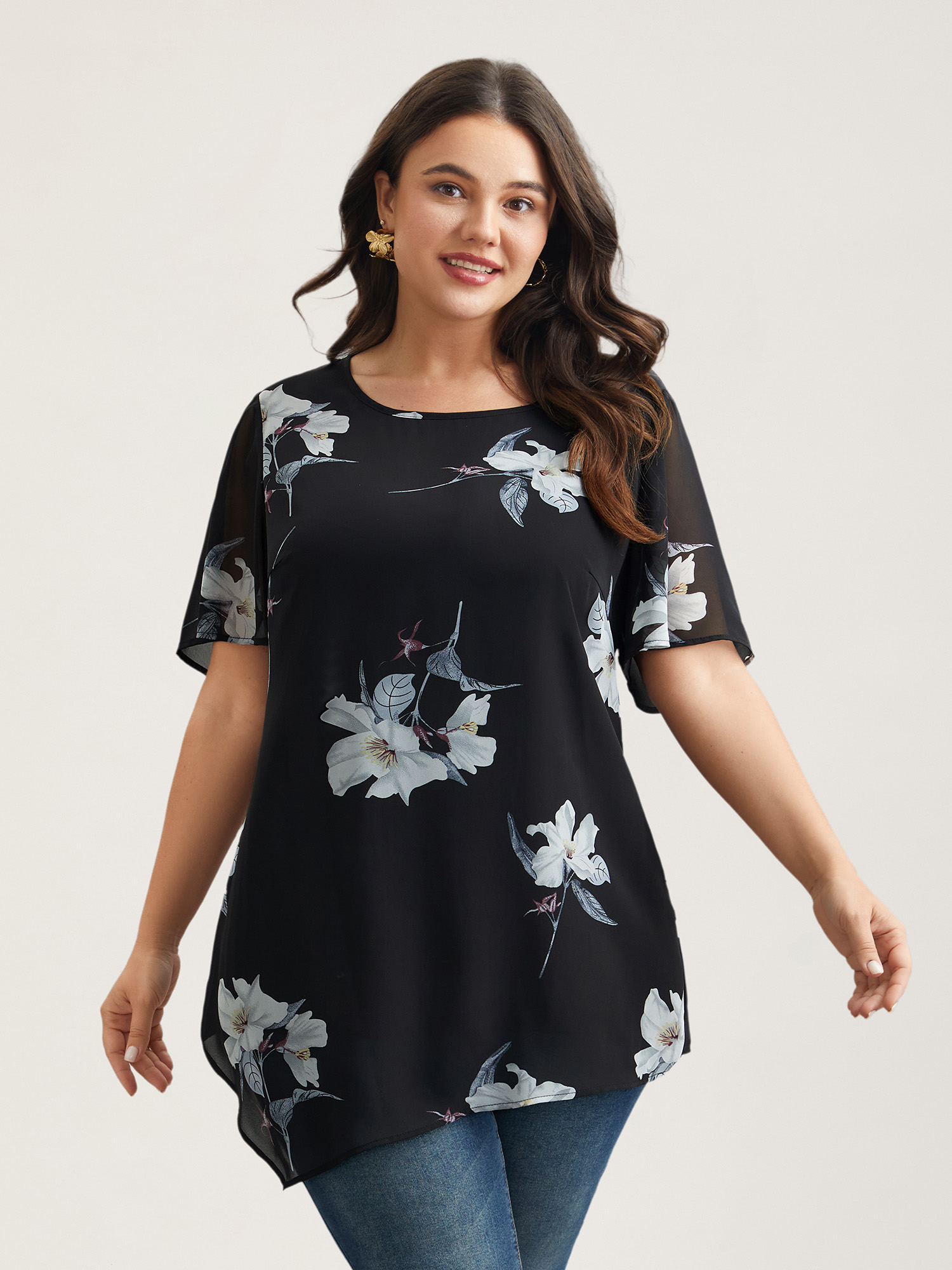 Plus Size Black Chiffon Floral Round Neck Shirt Women Elegant Short sleeve Round Neck Everyday Blouses BloomChic 30/6X 