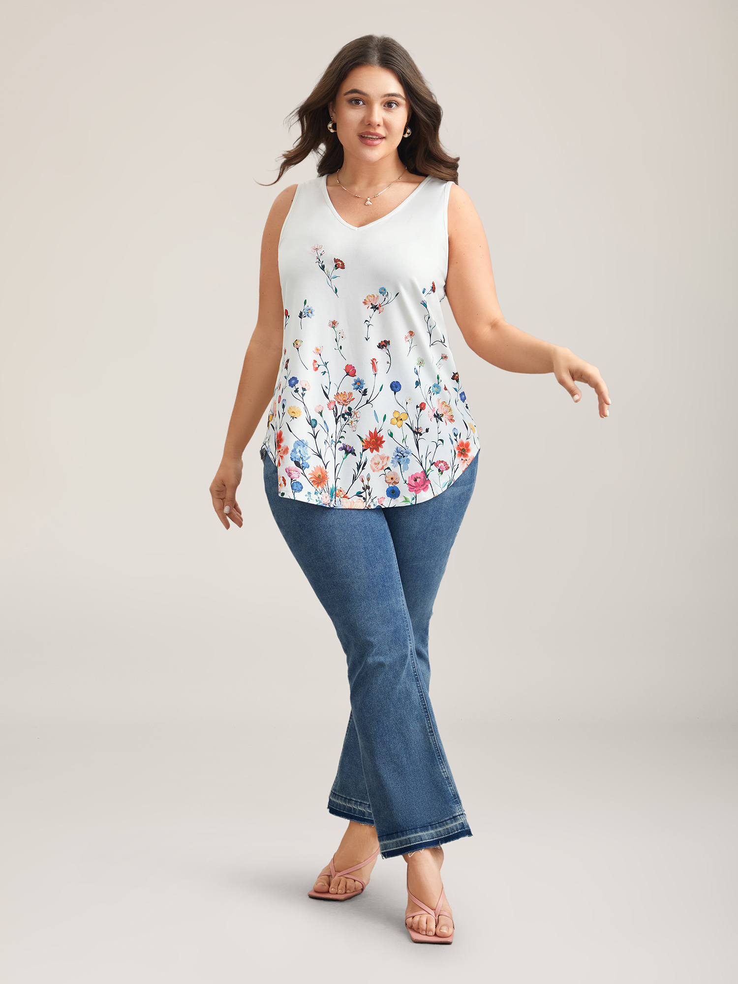 

Plus Size Blooming Flowers Print Stretchy Vest Women WhiteSmoke Elegant Non V-neck Everyday Tank Tops Camis BloomChic