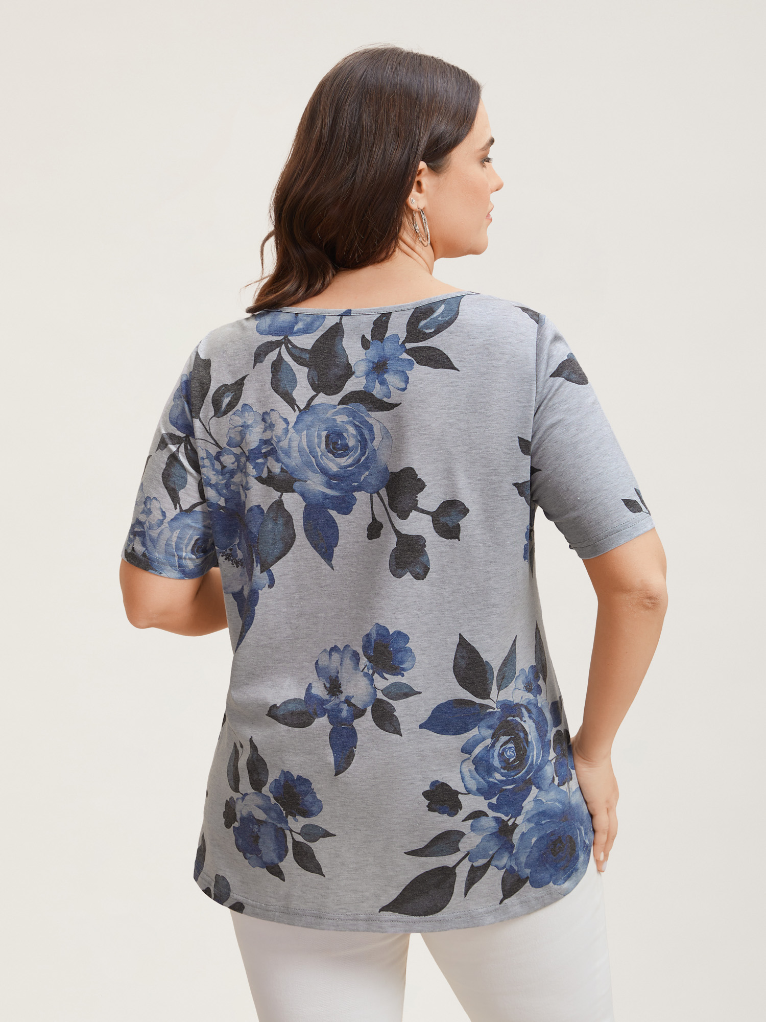 Plus Size Floral Print Round Neck Fitted T-Shirt DarkGray Women Casual Non Natural Flowers Boat Neck Everyday T-shirts BloomChic 30/6X 