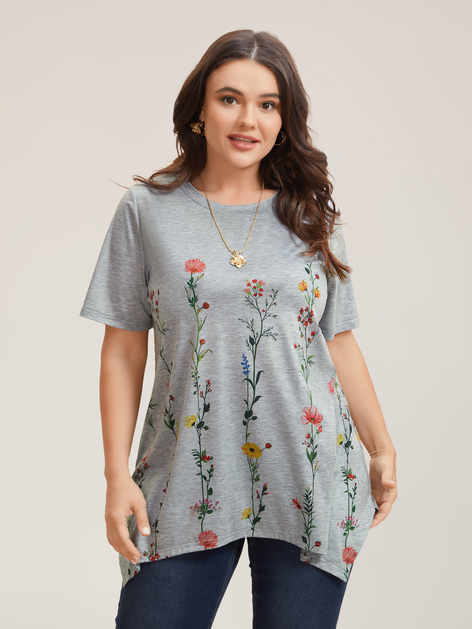 

Plus Size Stretchy Hi-Low Hem Floral T-Shirt LightGray Women Elegant Asymmetrical Natural Flowers Round Neck Loose Everyday T-shirts BloomChic