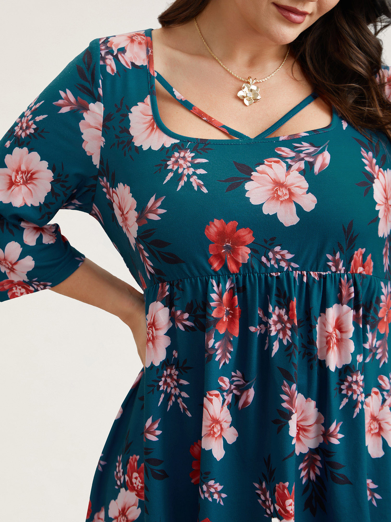 Plus Size Floral Print Neck Cut-Out Babydoll Top Multicolor Women Elegant Gathered Natural Flowers Square Neck Bodycon Everyday T-shirts BloomChic 22-24/3X 