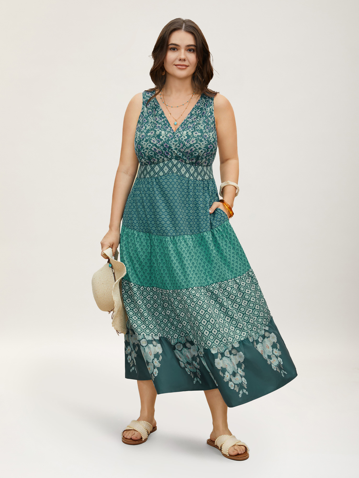 Plus Size Bandana Patchwork Floral Sleeveless Dress Emerald Women Pleated V-neck Sleeveless Curvy BloomChic 22-24/3X 