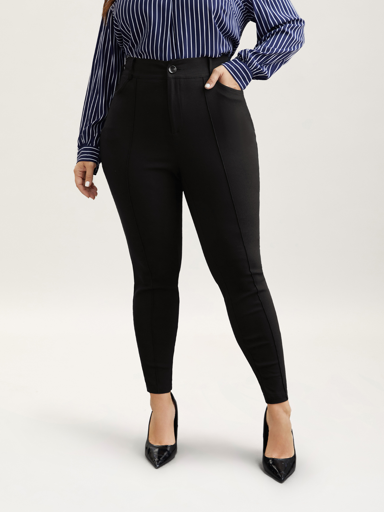 

Plus Size Stretchy Fabric Seamed Skinny-Fit Pants Women Black Workwear Essentials Skinny Mid Rise Work Pants BloomChic