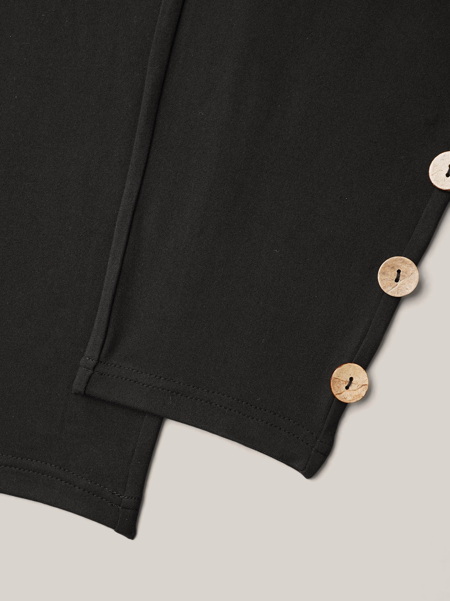 Plus Size Button Detail Mid-Rise Skinny-Fit Pants Women Black Resort High stretch Skinny Mid Rise Vacation Leggings BloomChic 22-24/3X 