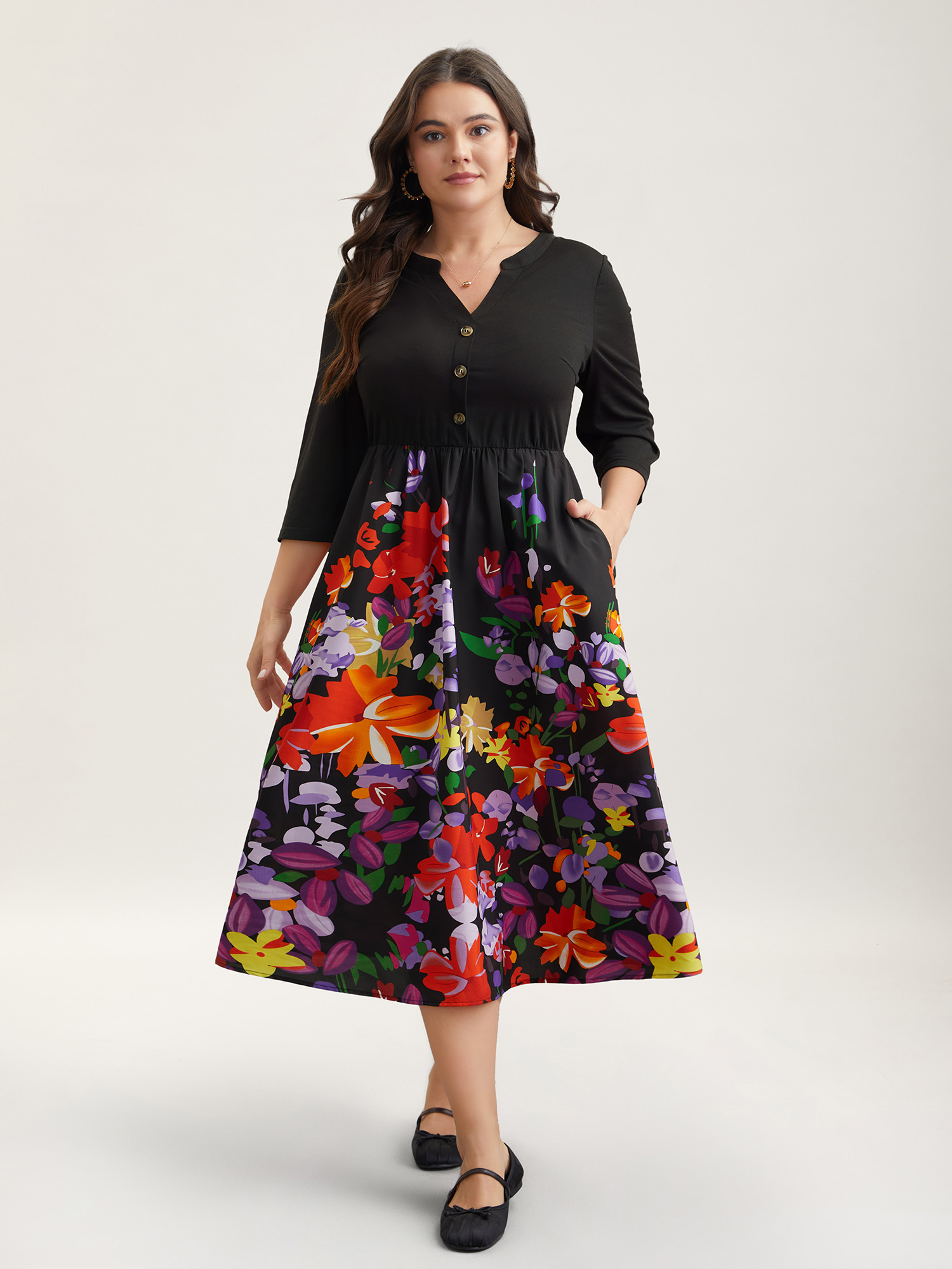 Plus Size Brush Stroke Flowers Notched Collar Dress Black Women Casual Button V-neck Elbow-length sleeve Curvy BloomChic 26/4X 