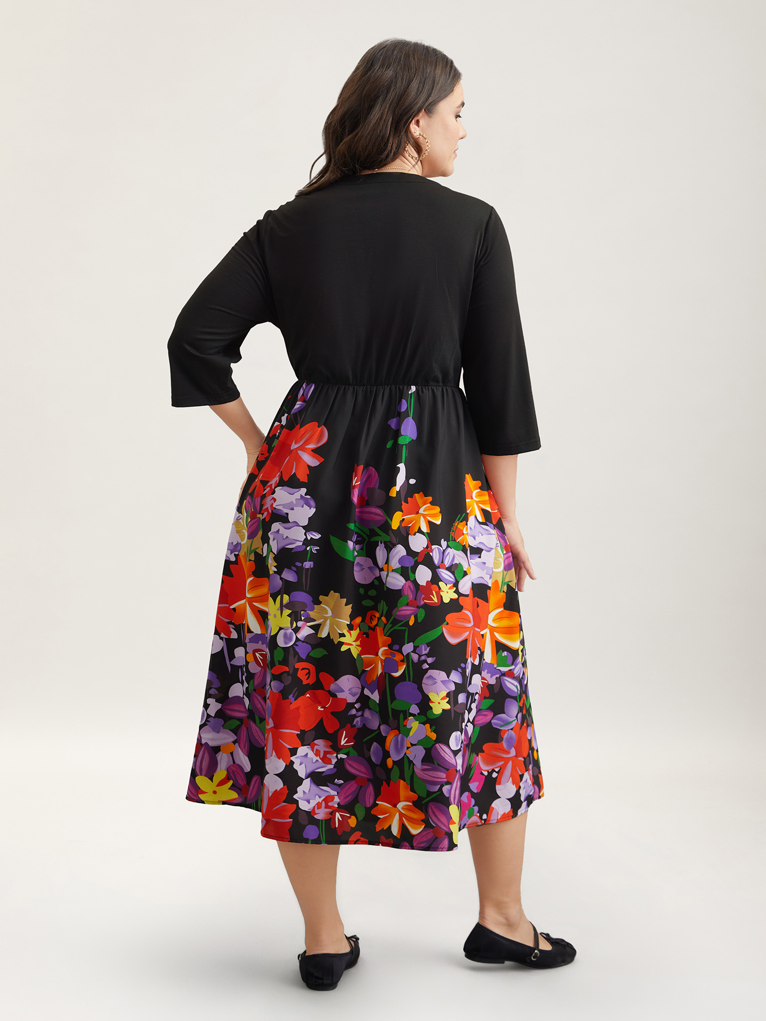 Plus Size Brush Stroke Flowers Notched Collar Dress Black Women Casual Button V-neck Elbow-length sleeve Curvy BloomChic 26/4X 