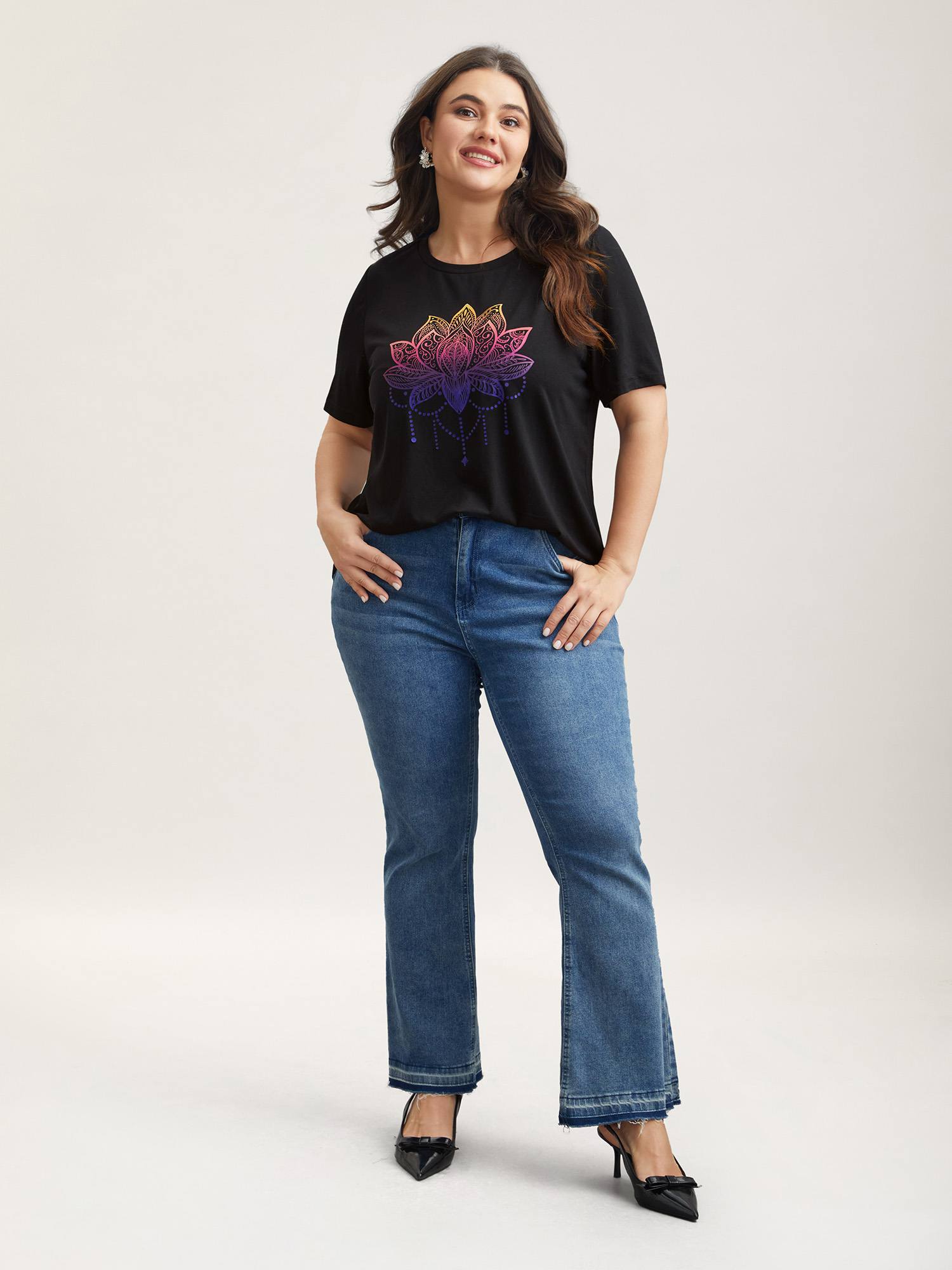 Plus Size Floral Motif Crew Neck Fitted T-Shirt Black Women Elegant Non Natural Flowers Round Neck Everyday T-shirts BloomChic 28/5X 
