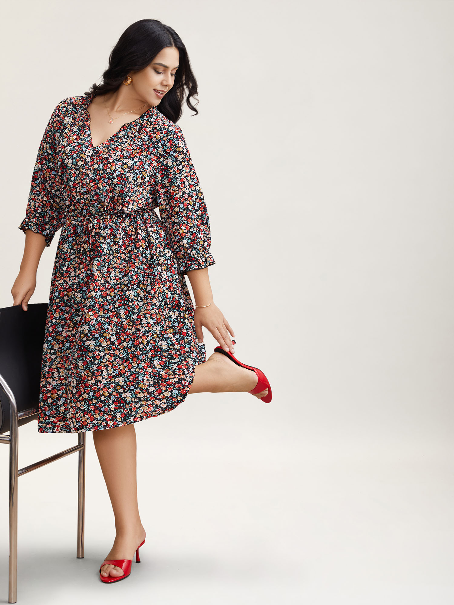 Plus Size Floral Print Drawstring Pockets Flared Midi Dress Black Women Elegant Drawstring Notched collar Elbow-length sleeve Curvy BloomChic 28/5X 