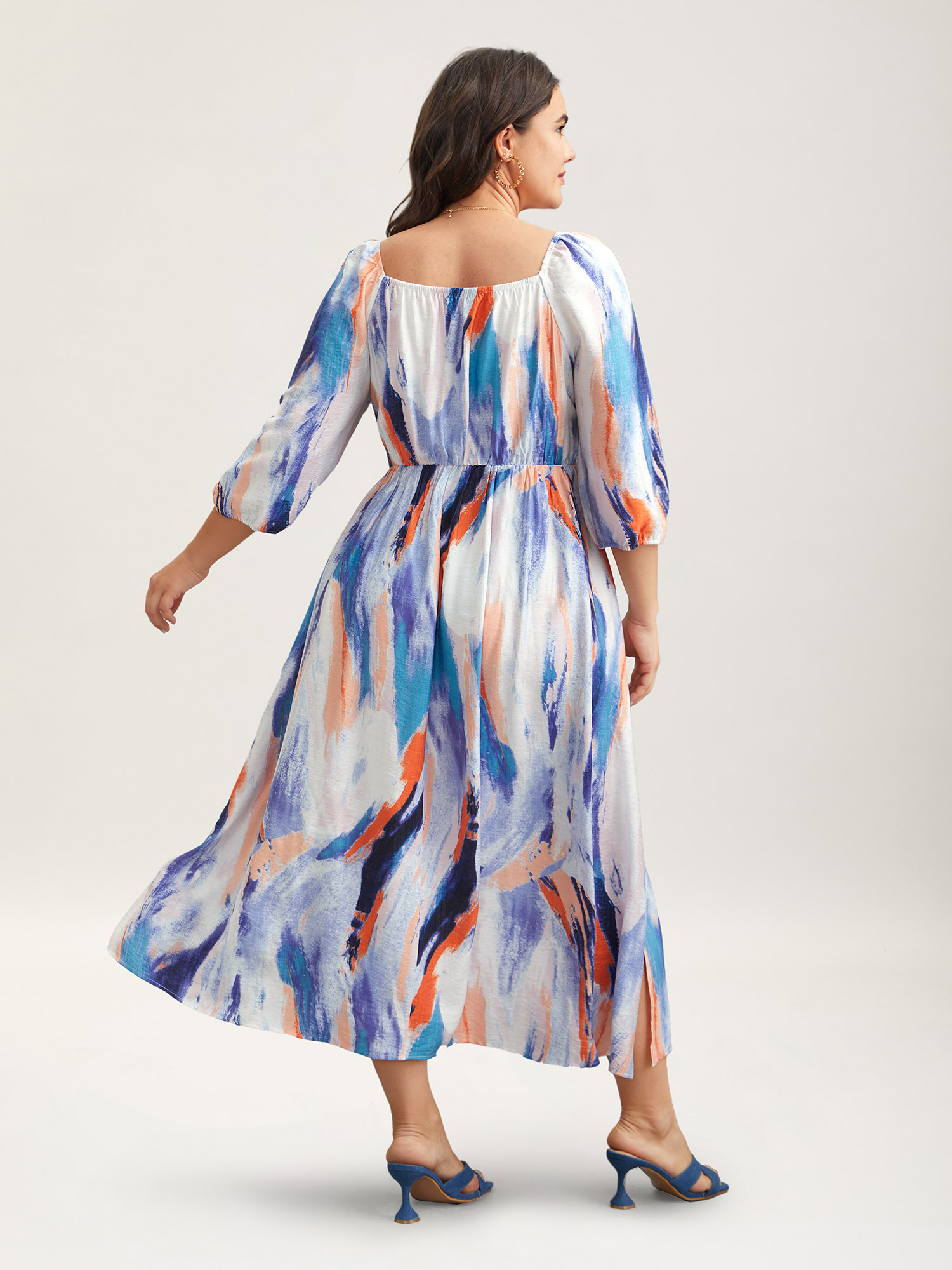 Plus Size Abstract Print Waist-Cinched Split Hem Maxi Dress Multicolor Women Elegant Gathered Heart neckline Elbow-length sleeve Curvy BloomChic 18-20/2X 