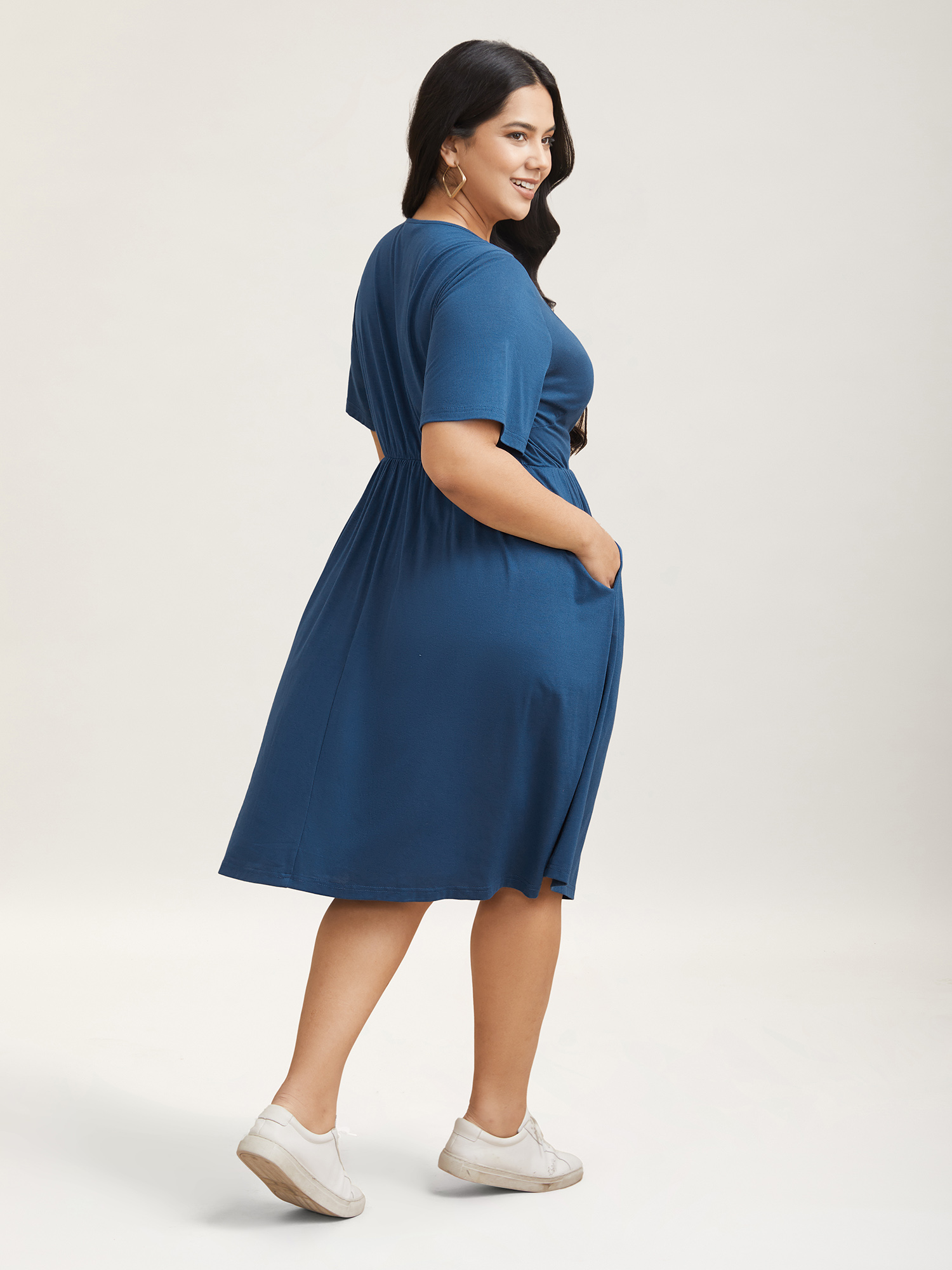 Plus Size Button Detail Pleated Pockets Midi Dress Mediumblue Women Casual Gathered V-neck Short sleeve Curvy BloomChic 10/M 