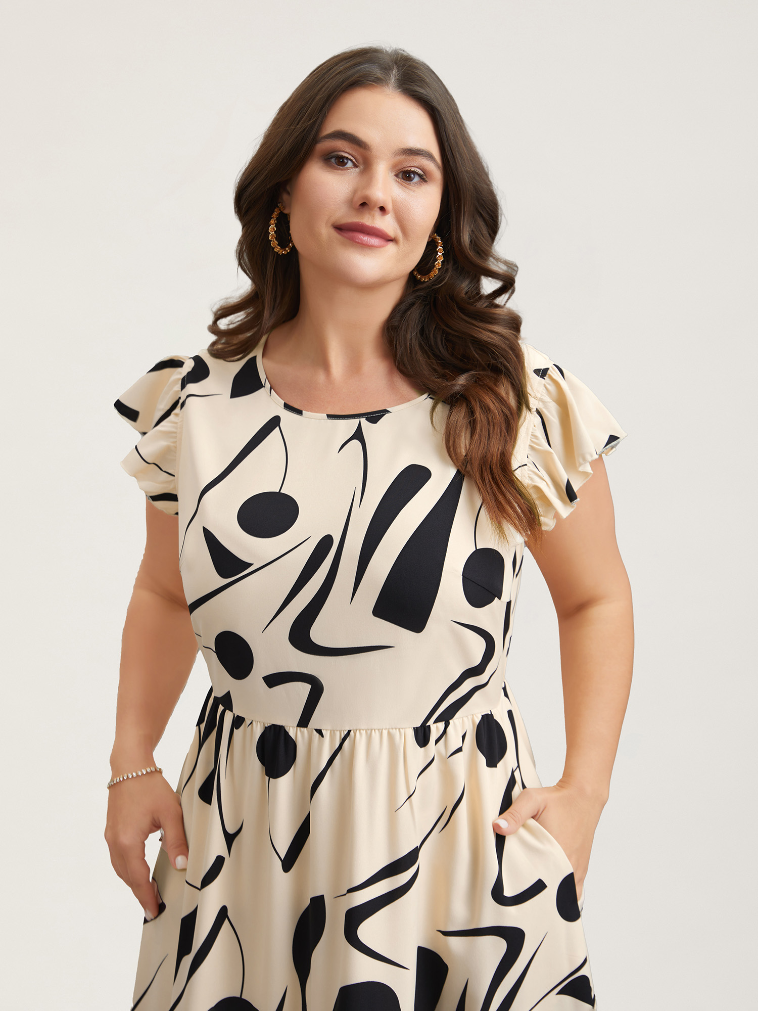 Plus Size Geometric Print Flutter Sleeve Tiered Midi Dress Apricot Women Elegant Ruffles Round Neck Cap Sleeve Curvy BloomChic 26/4X 