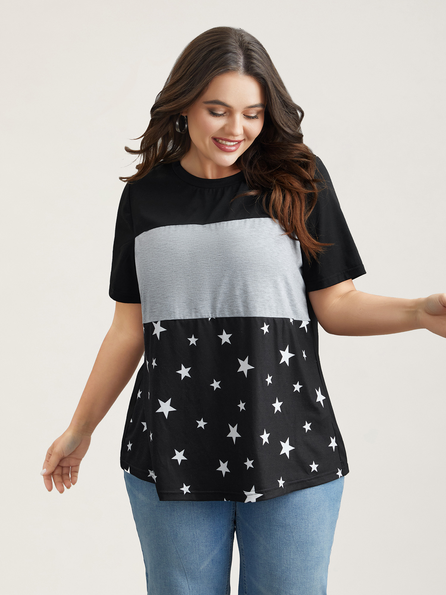 

Plus Size Starry Color-Block Stretchy T-Shirt Black Women Casual Contrast Round Neck Everyday T-shirts BloomChic