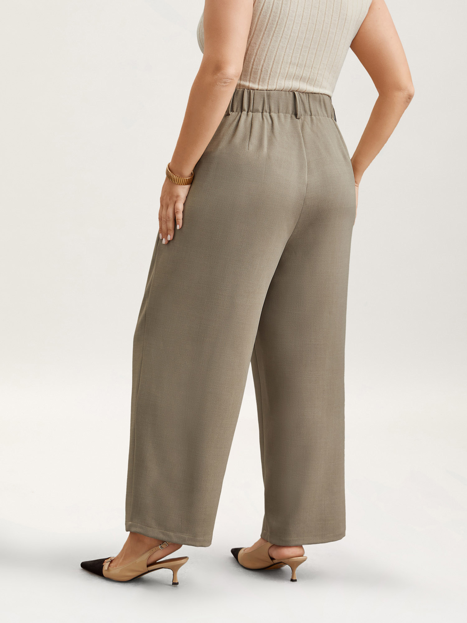 Plus Size Pleated Straight-Leg Pants Women Champagne At the Office Straight Leg Mid Rise Work Pants BloomChic 14-16/1X 