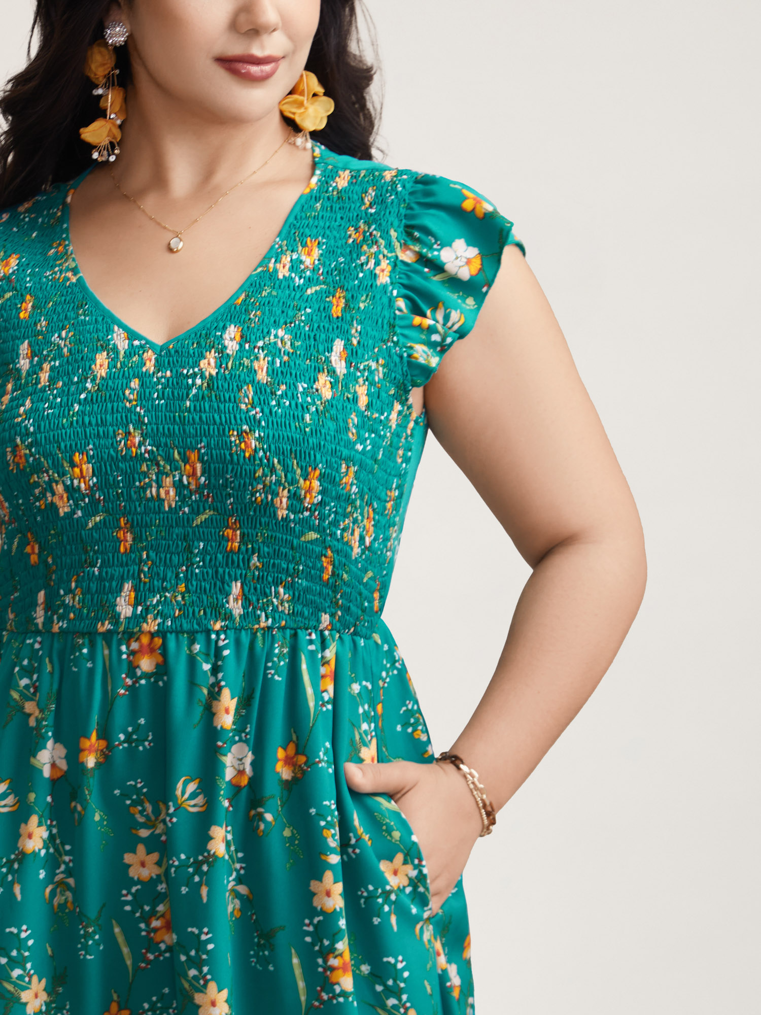 Plus Size Shirred Printed Flutter Sleeve Pockets Maxi Dress Teal Women Elegant Shirred V-neck Cap Sleeve Curvy BloomChic 14-16/1X 