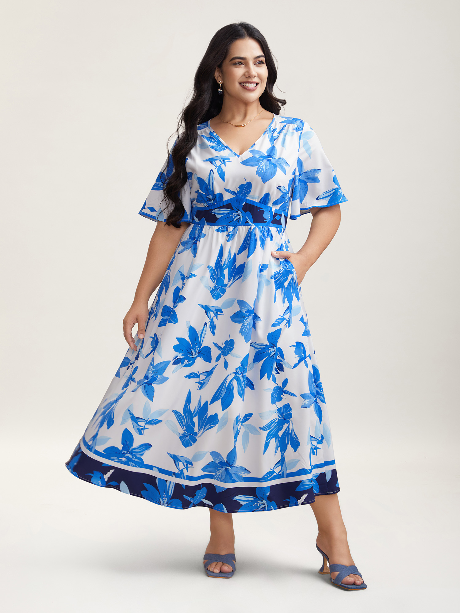 Plus Size Positioned Floral Waist-Cinched Midi Dress DarkBlue Women Elegant Gathered V-neck Half Sleeve Curvy BloomChic 26/4X 