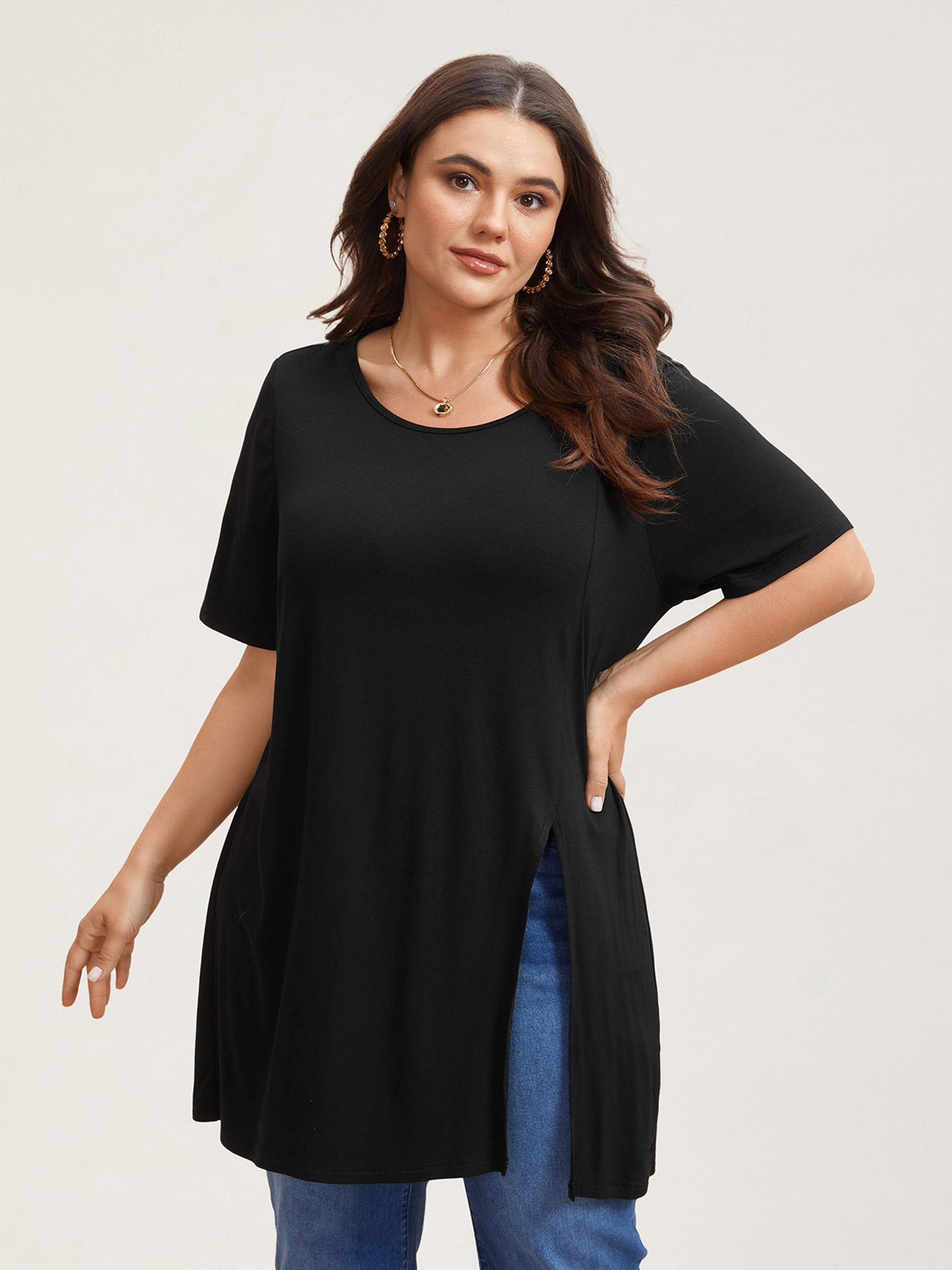Plus Size Side-Split Plain Round Neck T-Shirt Black Women Casual Slit Non Loose Everyday T-shirts BloomChic 26/4X 