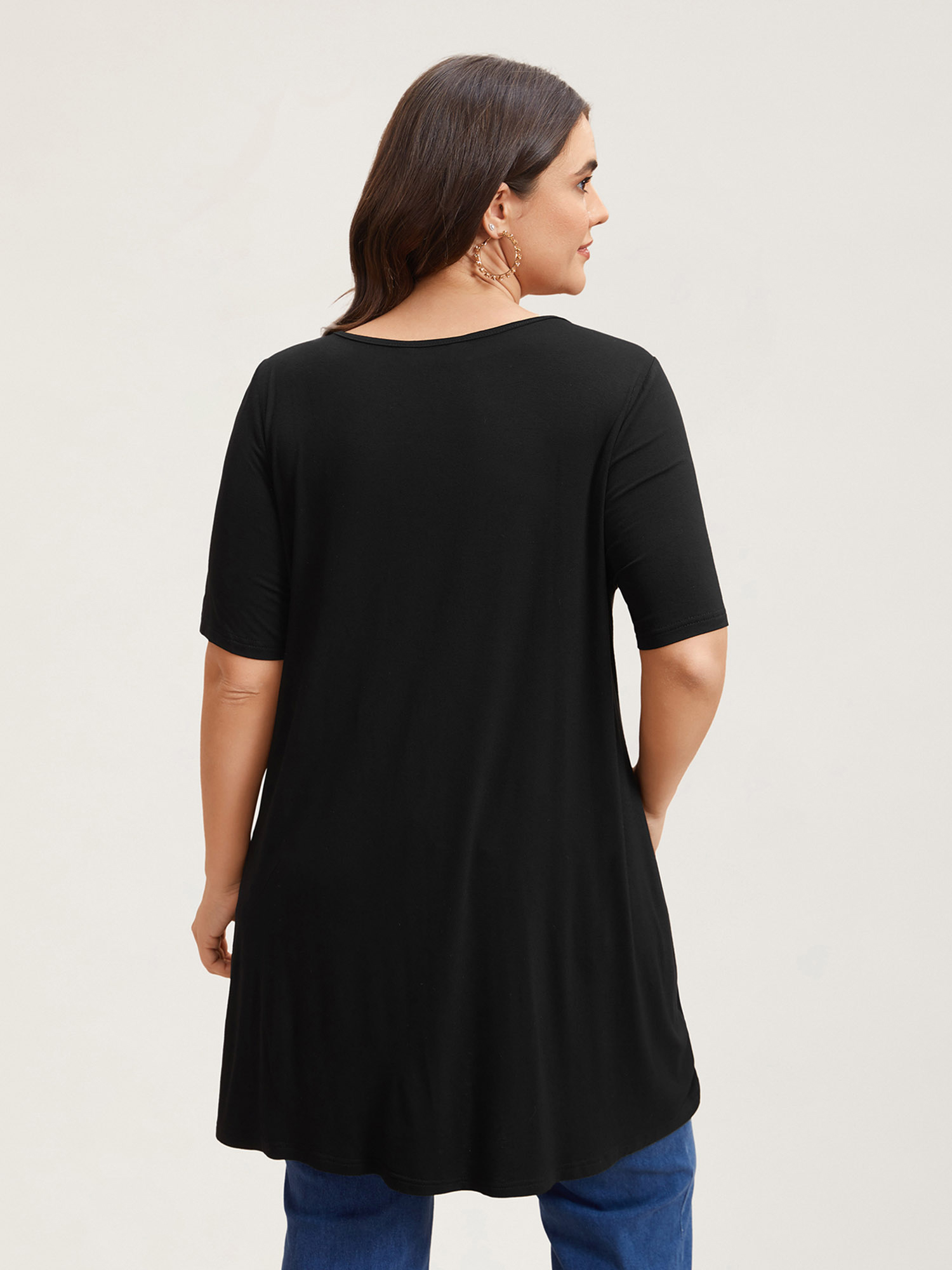 Plus Size Side-Split Plain Round Neck T-Shirt Black Women Casual Slit Non Loose Everyday T-shirts BloomChic 26/4X 