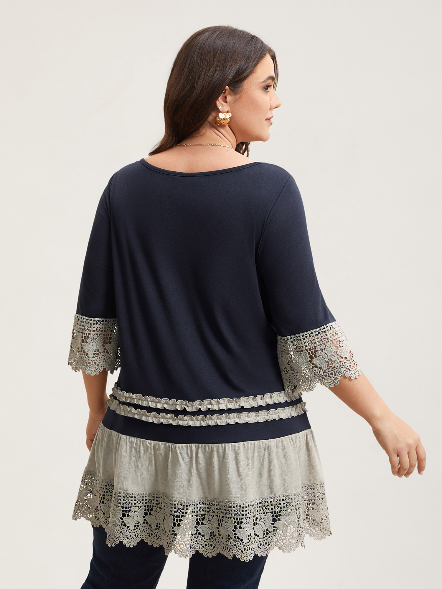 Plus Size Lace Panel Color Contrast Tunic T-Shirt Navy Women Elegant Woven ribbon&lace trim Boat Neck Loose Everyday T-shirts BloomChic 28/5X 