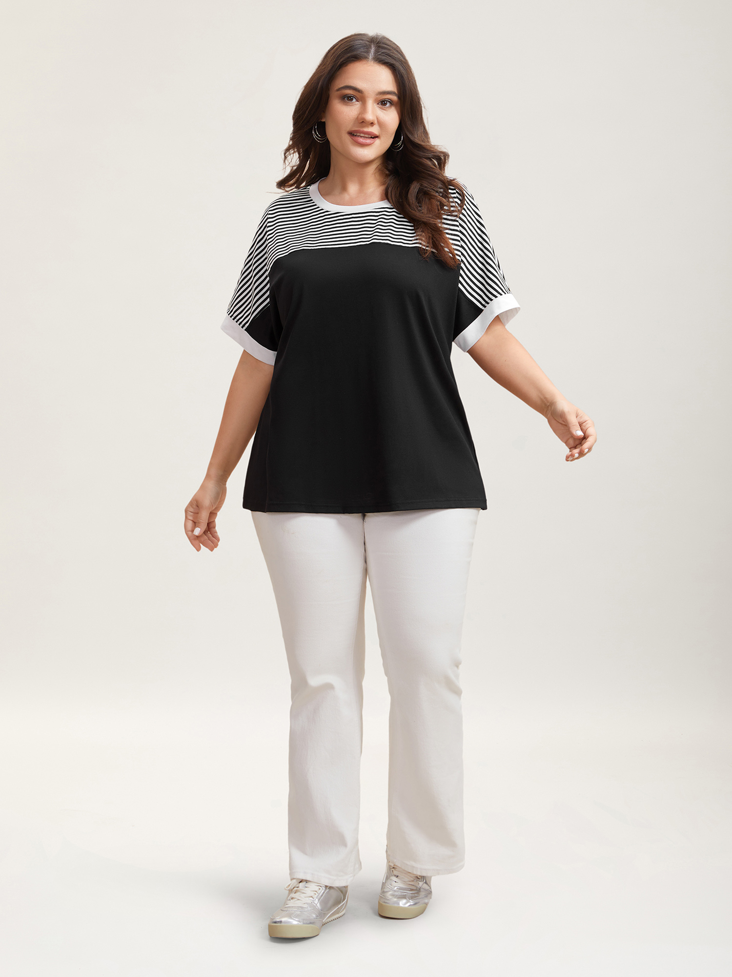 Plus Size Solid and Striped Contrast Hem T-Shirt Black Women Casual Contrast Round Neck Everyday T-shirts BloomChic 26/4X 