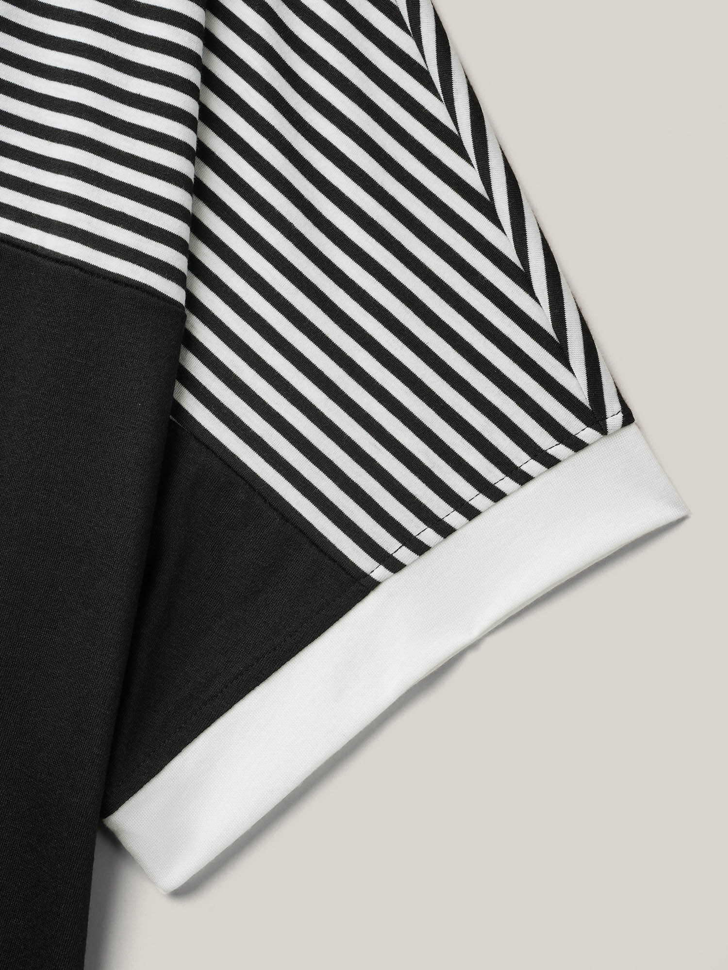 Plus Size Solid and Striped Contrast Hem T-Shirt Black Women Casual Contrast Round Neck Everyday T-shirts BloomChic 26/4X 