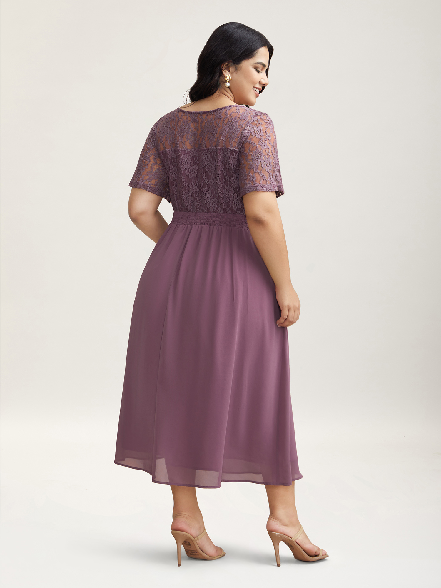 Plus Size Chiffon Lace Waist-Defining Midi Dress Heather Women Elegant Texture Round Neck Short sleeve Curvy BloomChic 10/M 