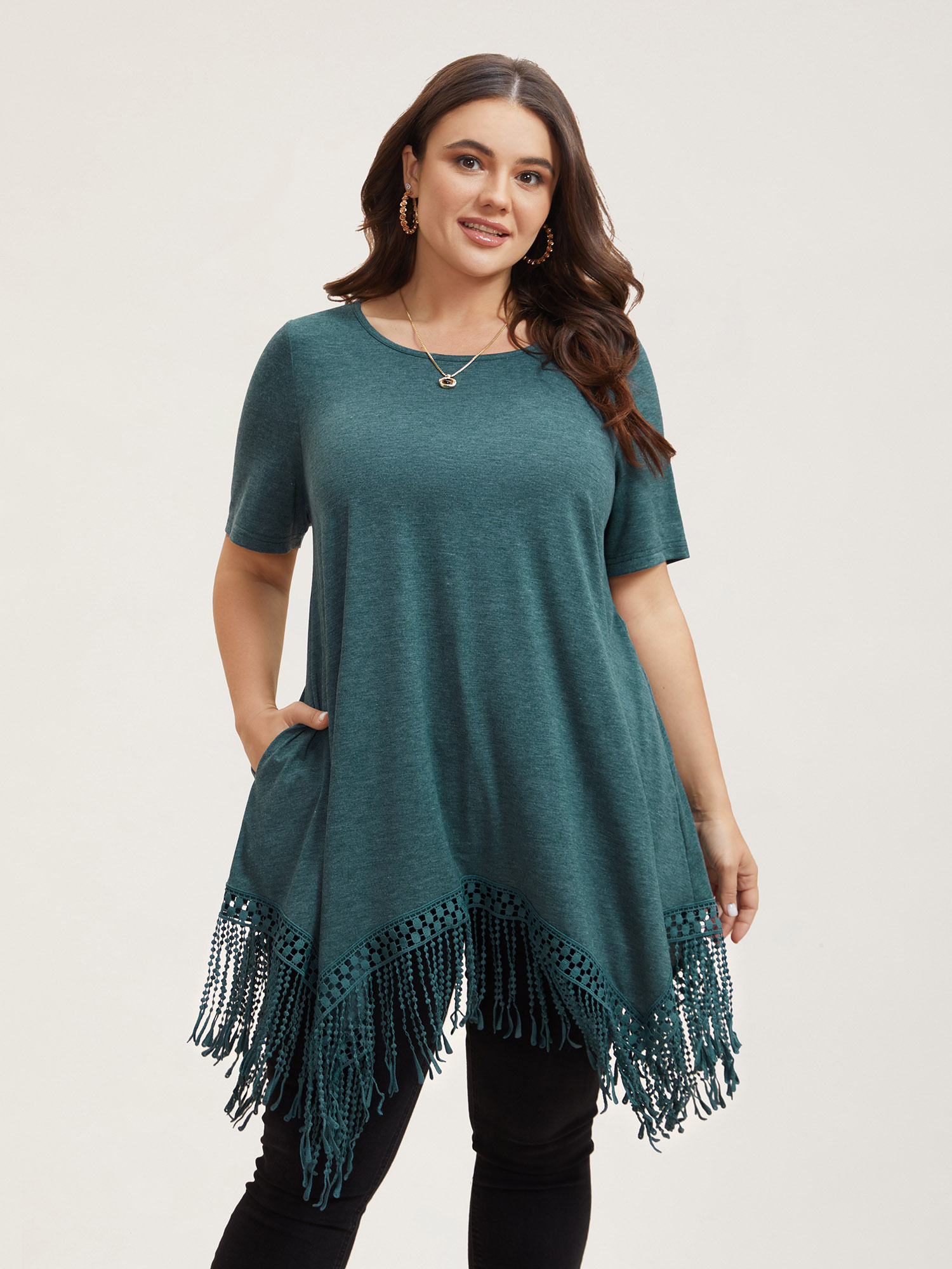 

Plus Size Hi-Low Tassel Hem Stretchy Plain T-Shirt DarkGreen Women Elegant Tassels Round Neck Loose Everyday T-shirts BloomChic