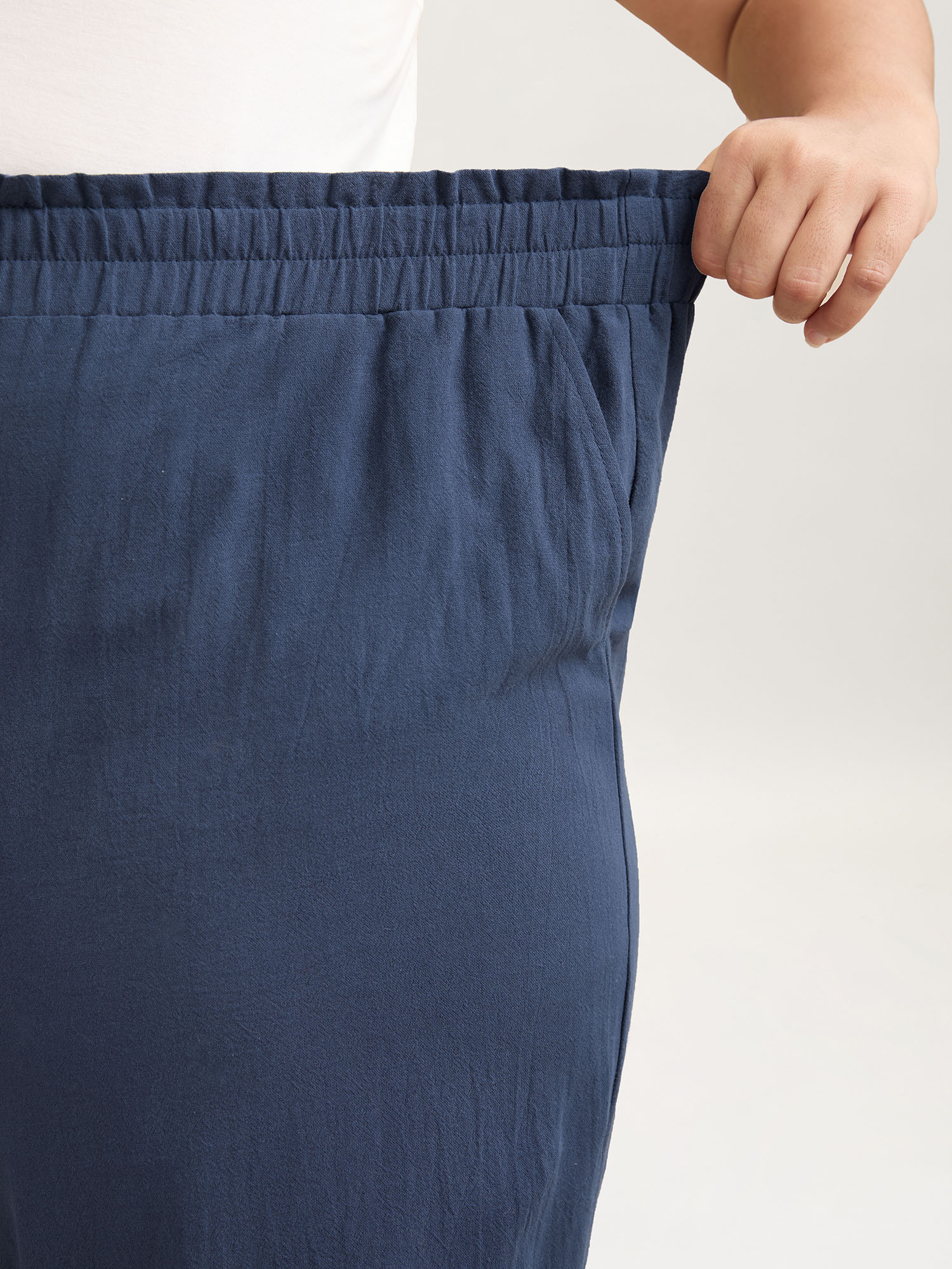 Plus Size Buckle Buttons Straight-Leg Pull On Pants Women Indigo Resort Straight Leg Mid Rise Vacation Pants BloomChic 26/4X 