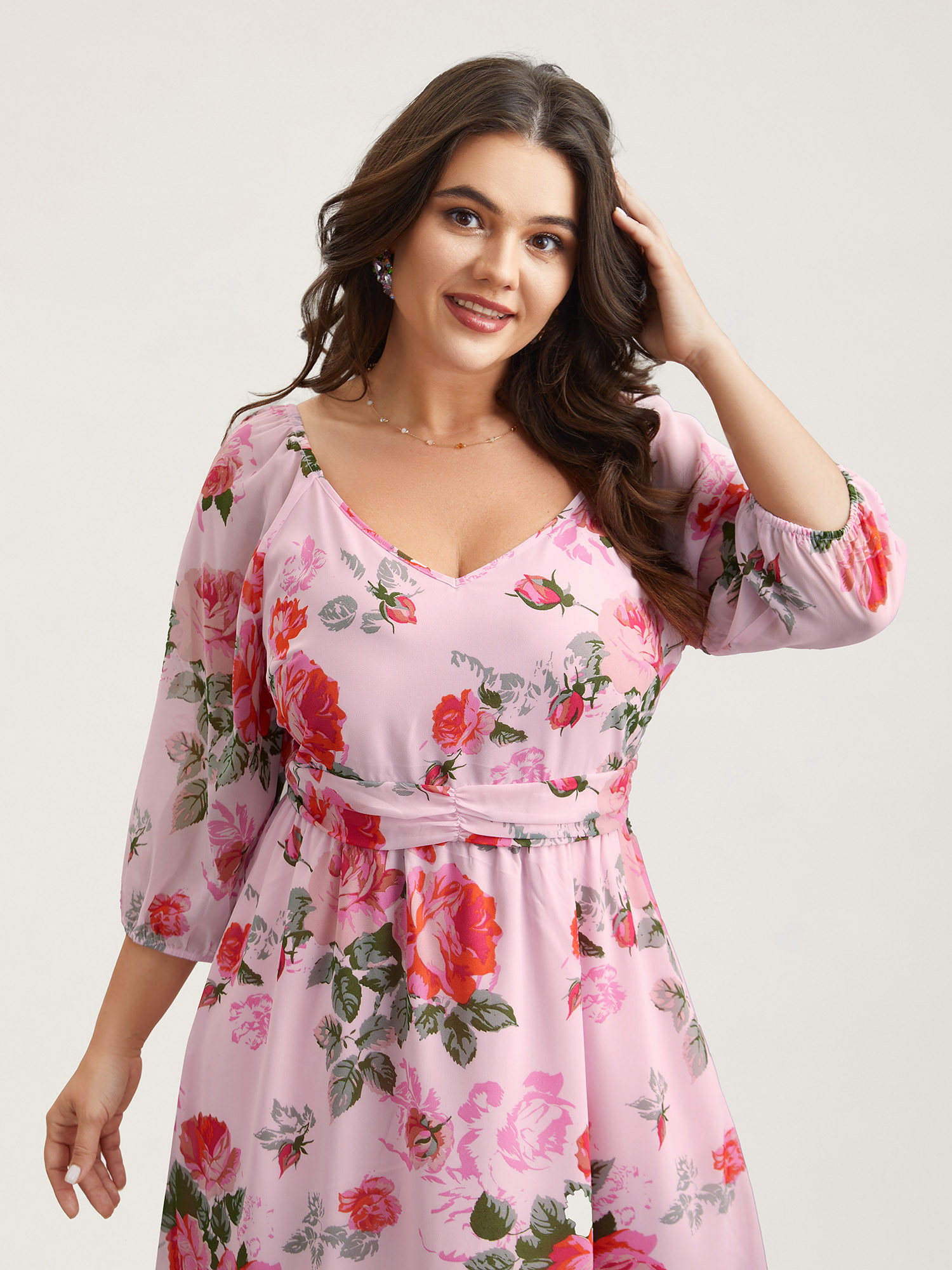 Plus Size Rosy Print Pockets Pleated Midi Dress MistyRose Women Elegant Gathered V-neck Elbow-length sleeve Curvy BloomChic 12/L 